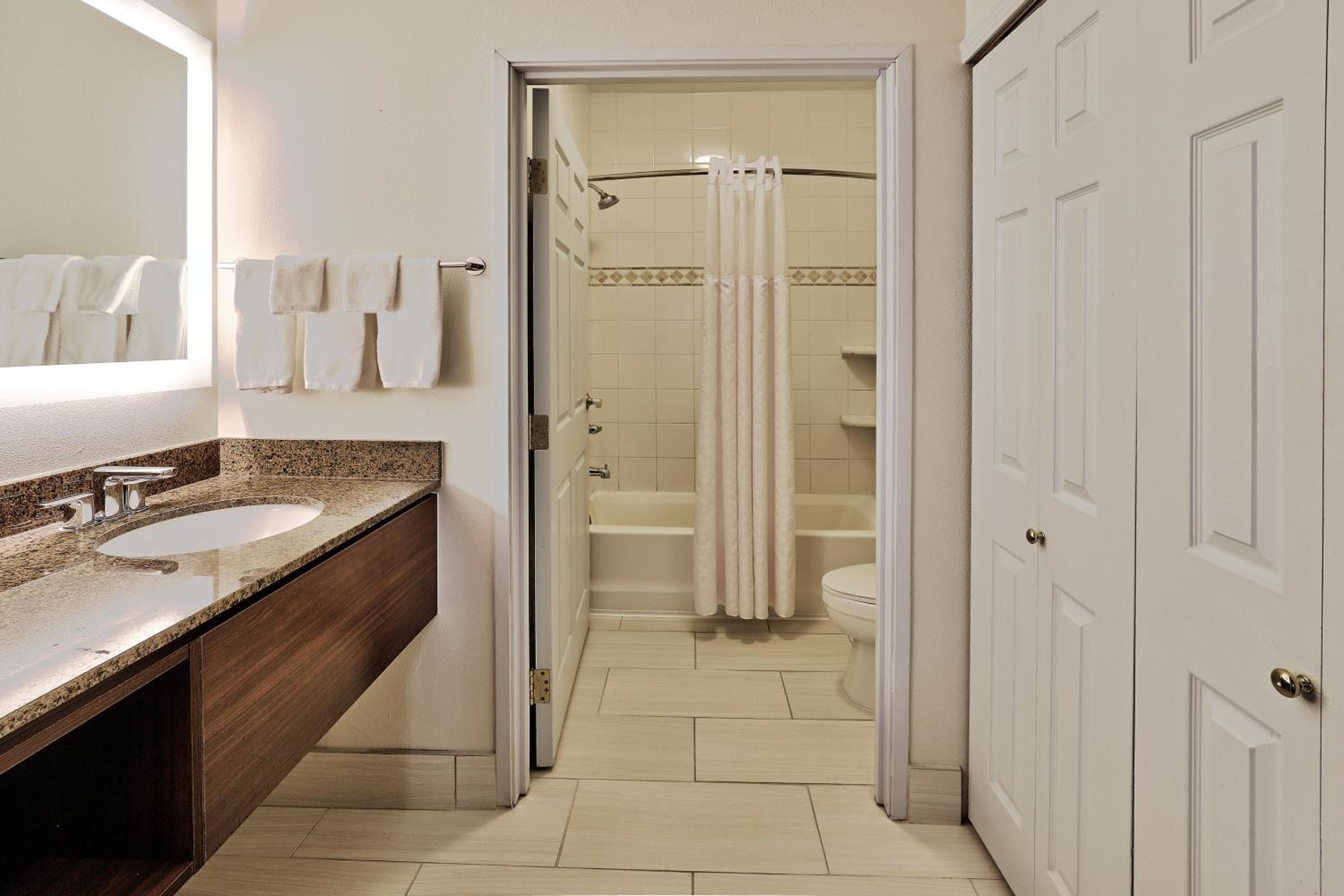 Staybridge Suites - Albuquerque Airport by IHG, Albuquerque, photo 3