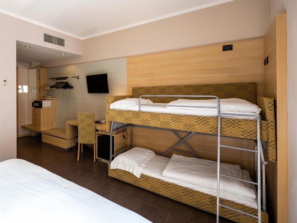 Villa Luisa Resort & Luxury Apartments, San Felice del Benaco, photo 6