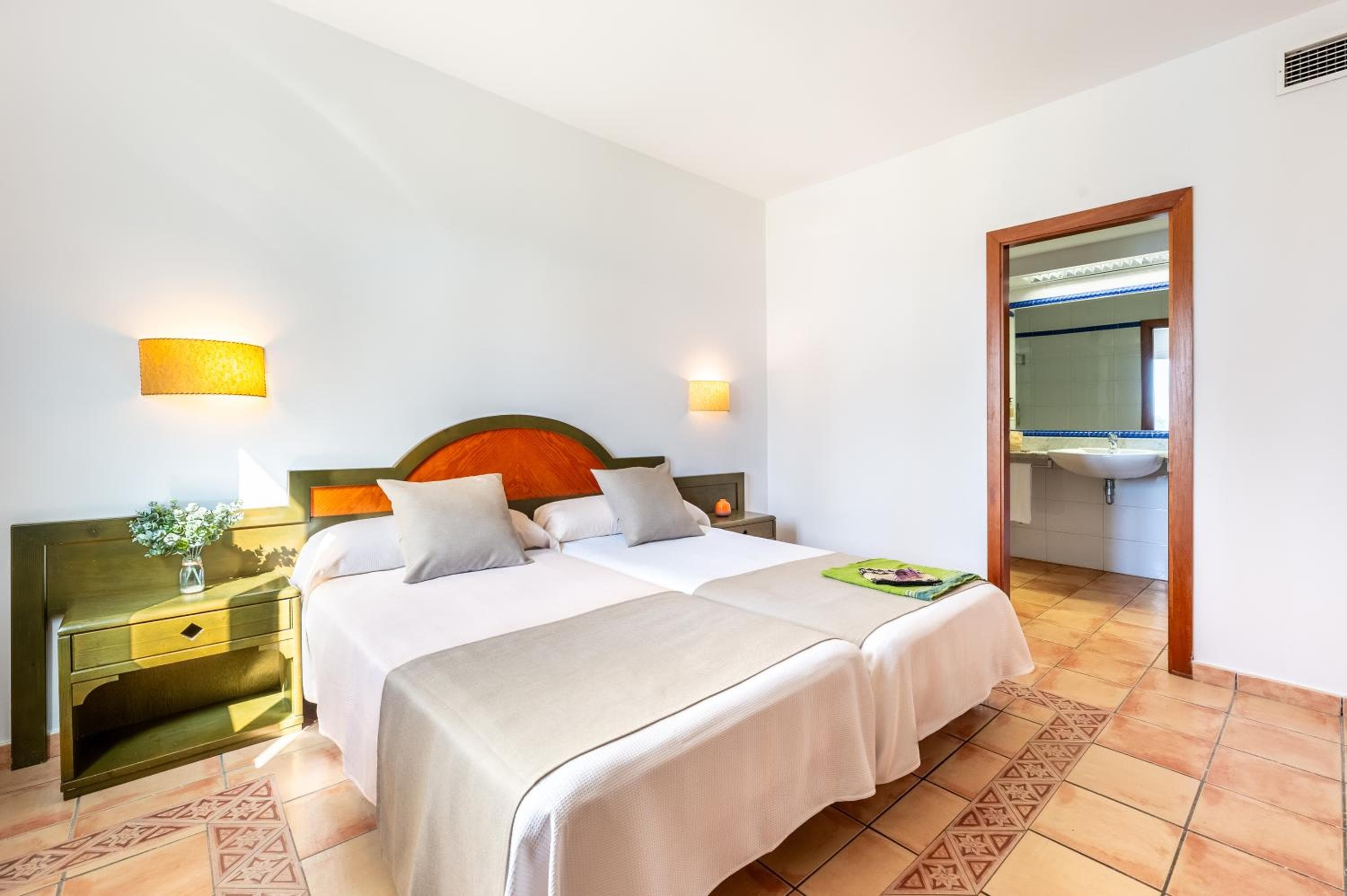 Vibra Blanc Palace Aparthotel, Sa Caleta