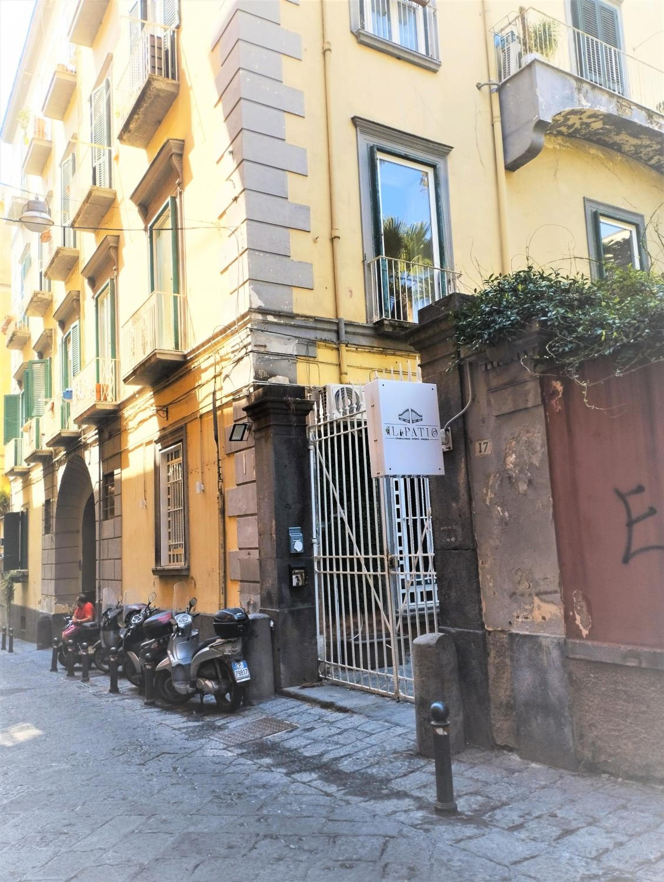 Residence e appartamenti Bausan, Naples