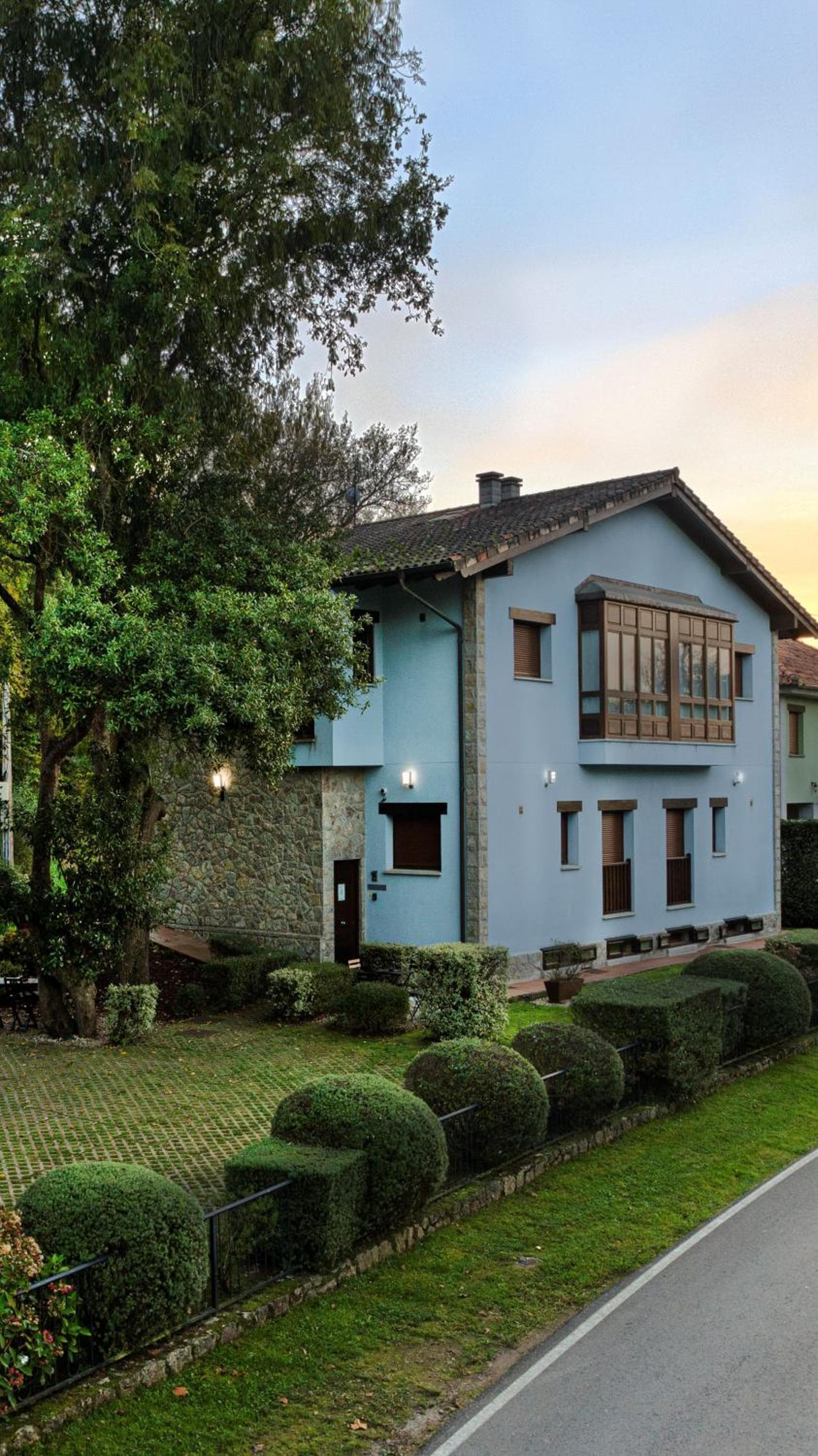 LA CASONA Encanto Rural - ApartaHotel SPA Llanes, Llanes