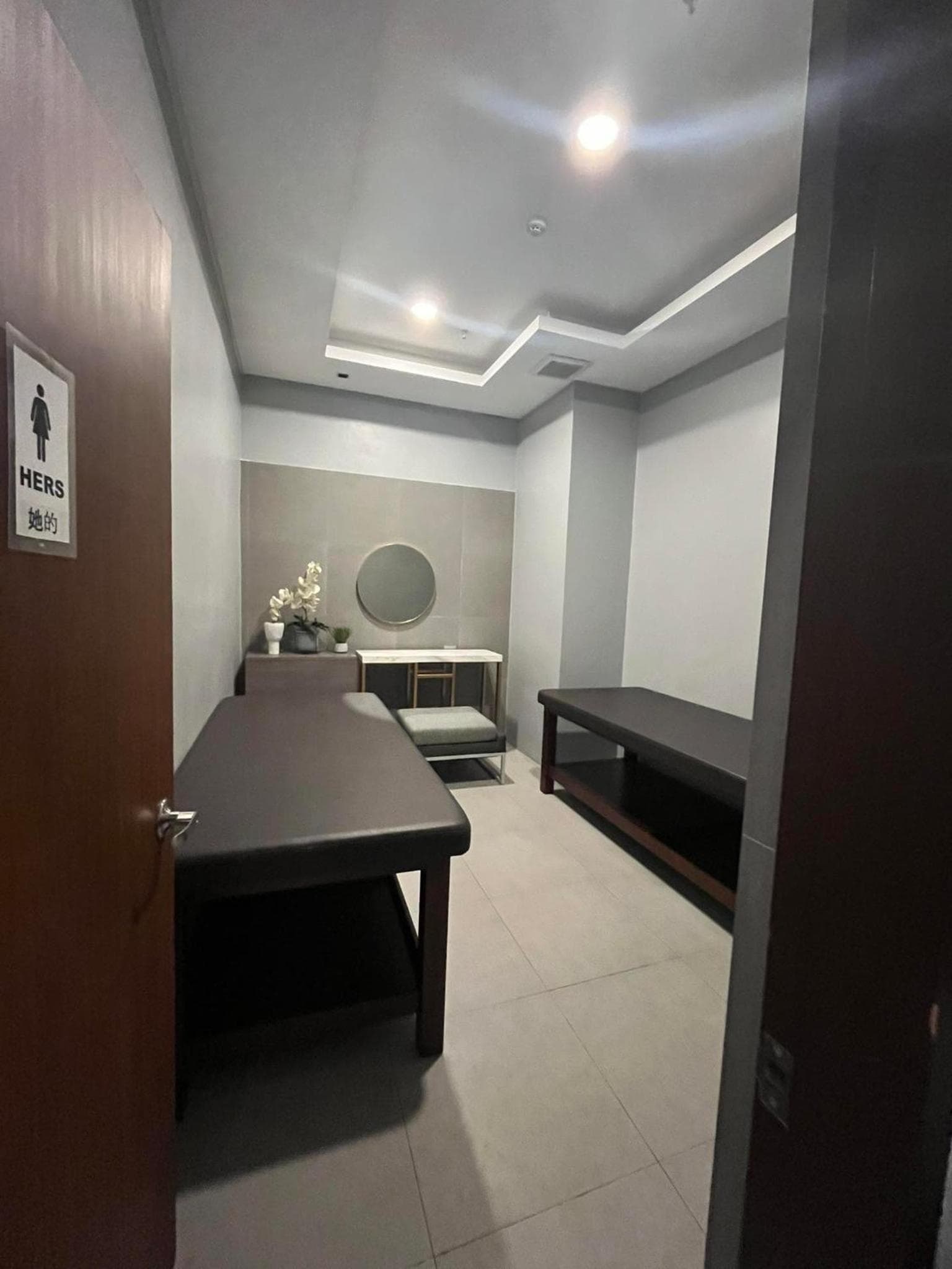 Bayfront Suite in Pasay Near NAIA Terminal, PICC, Star City, MOA and US Embassy - Pet-Friendly, Wi-Fi & Netflix, Free Swimming Pool, Sauna, Work from Home, Manila, photo 3