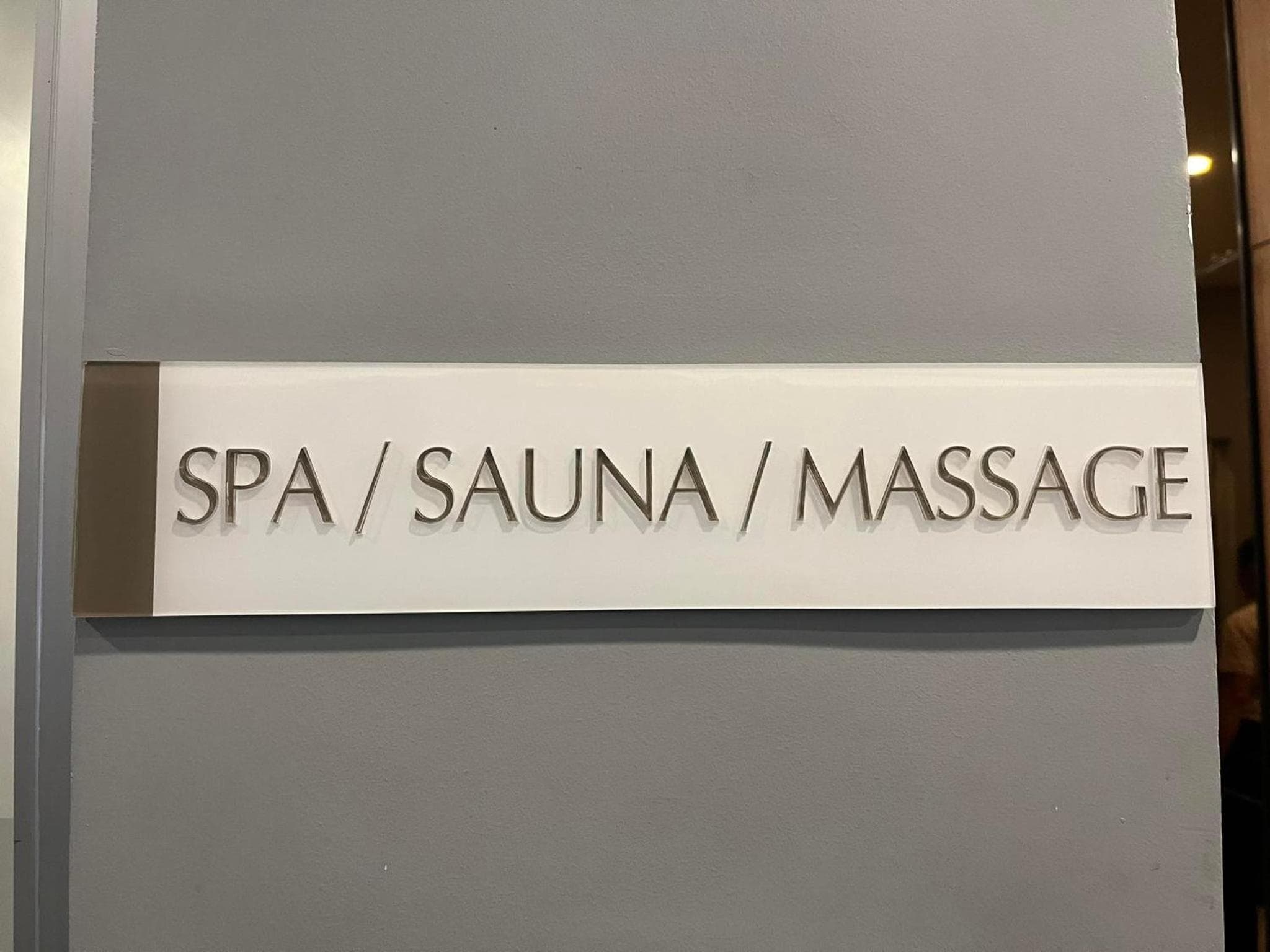 Bayfront Suite in Pasay Near NAIA Terminal, PICC, Star City, MOA and US Embassy - Pet-Friendly, Wi-Fi & Netflix, Free Swimming Pool, Sauna, Work from Home, Manila, photo 2