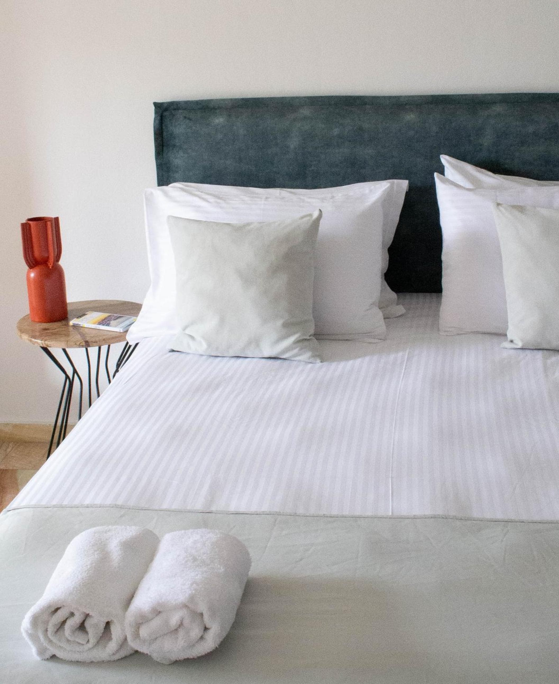 Oniropetra Luxury Suites, Kastéllion