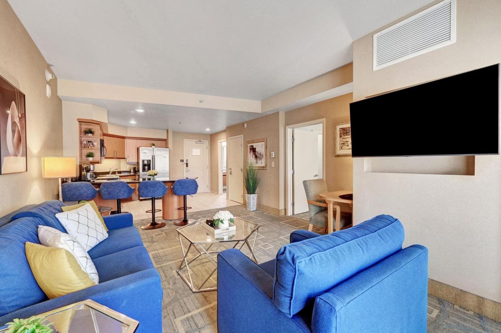 Royal Oasis Suite at Platinum Hotel-Strip Views, Las Vegas, photo 4