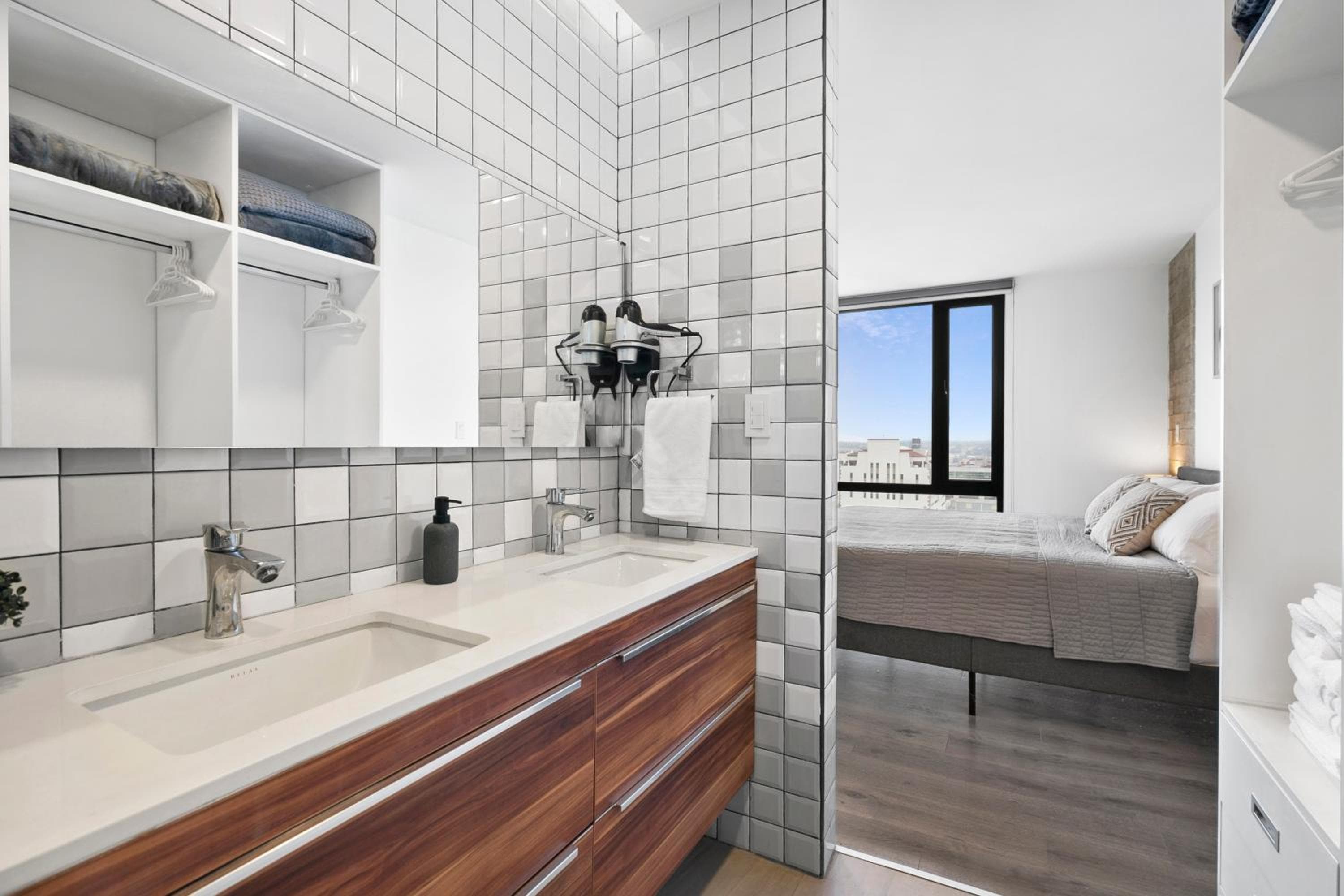 Downtown Apartment with Balcony City View, Gym & Lounge, Tijuana, photo 4