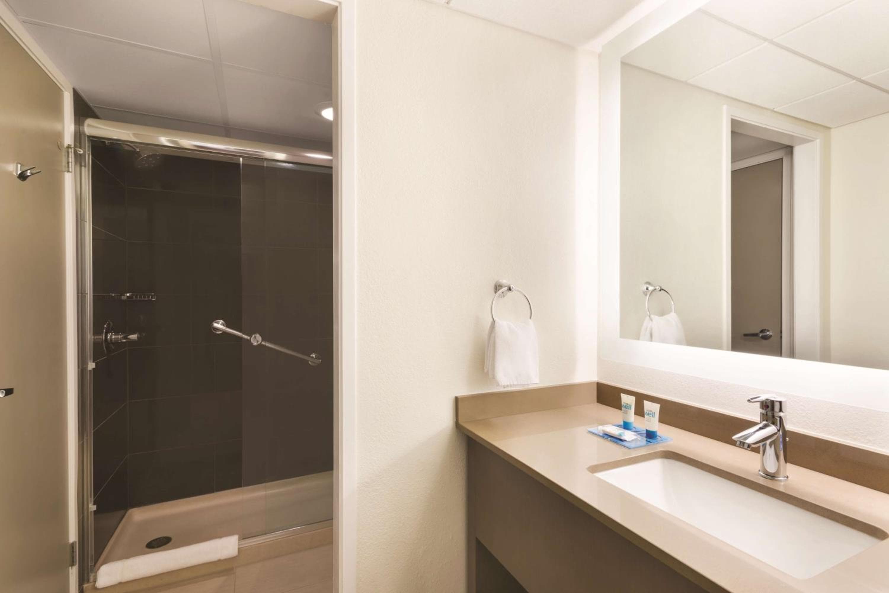 TownePlace Suites by Marriott Charlotte LoSo Airport, Charlotte, photo 3