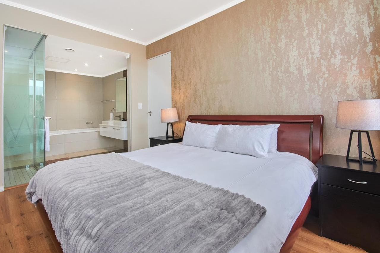 Executive 3 bed apartment with balcony & Executive 2 bed apartment in Sandton, Johannesburg, photo 2