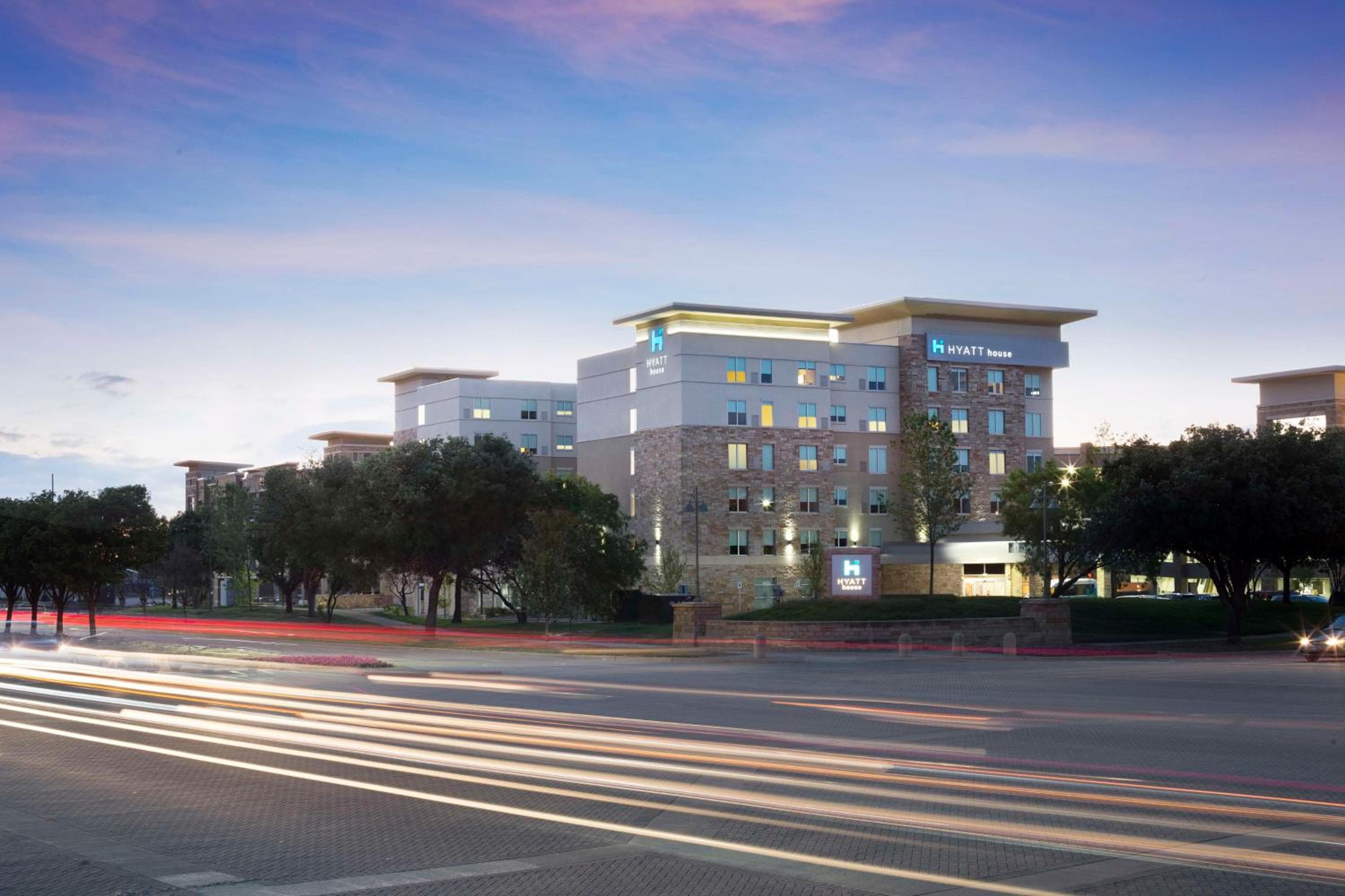 Building at Hyatt House Dallas / Frisco