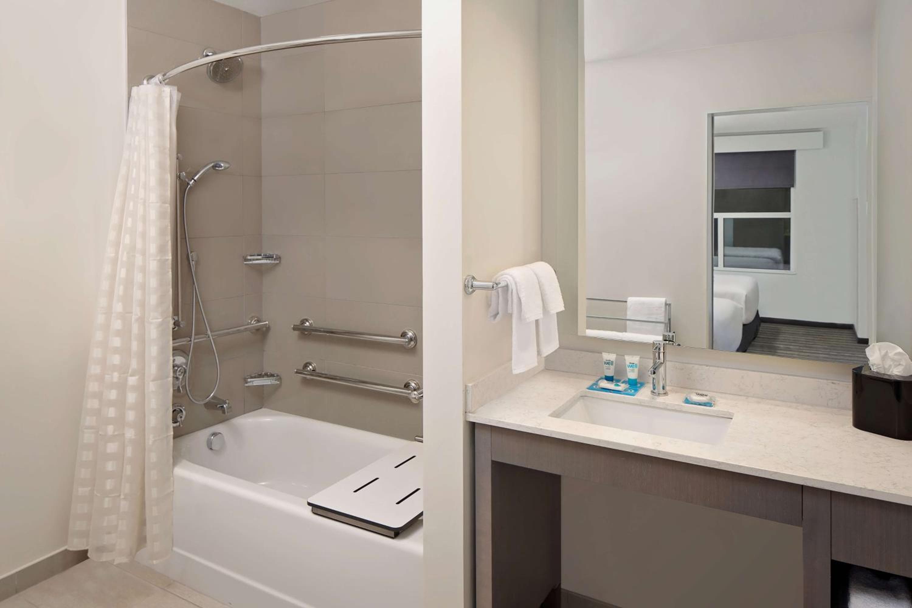 Hyatt House Irvine/John Wayne Airport, Irvine, photo 3