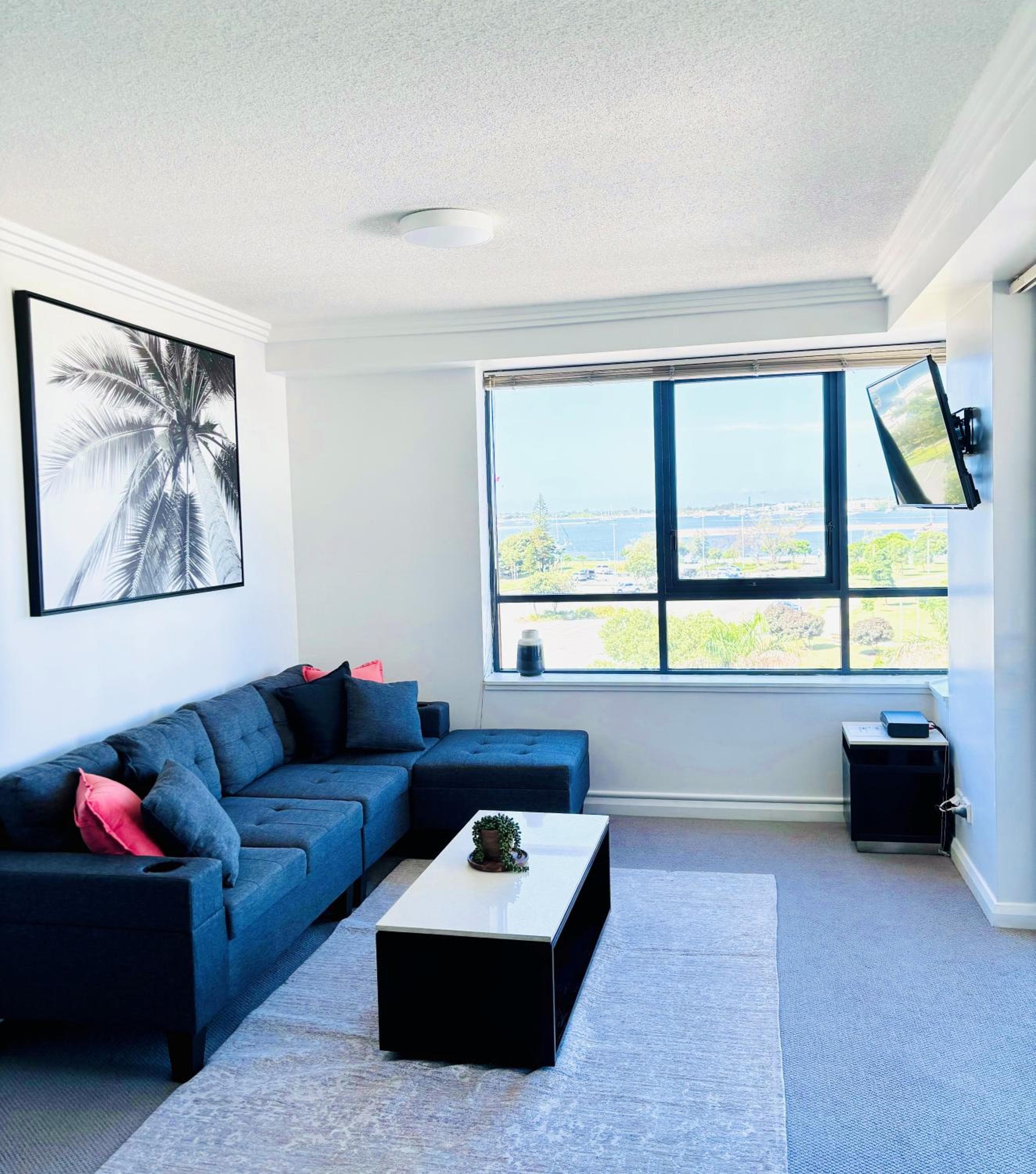 Aqualine Apartments On The Broadwater, Gold Coast, photo 2