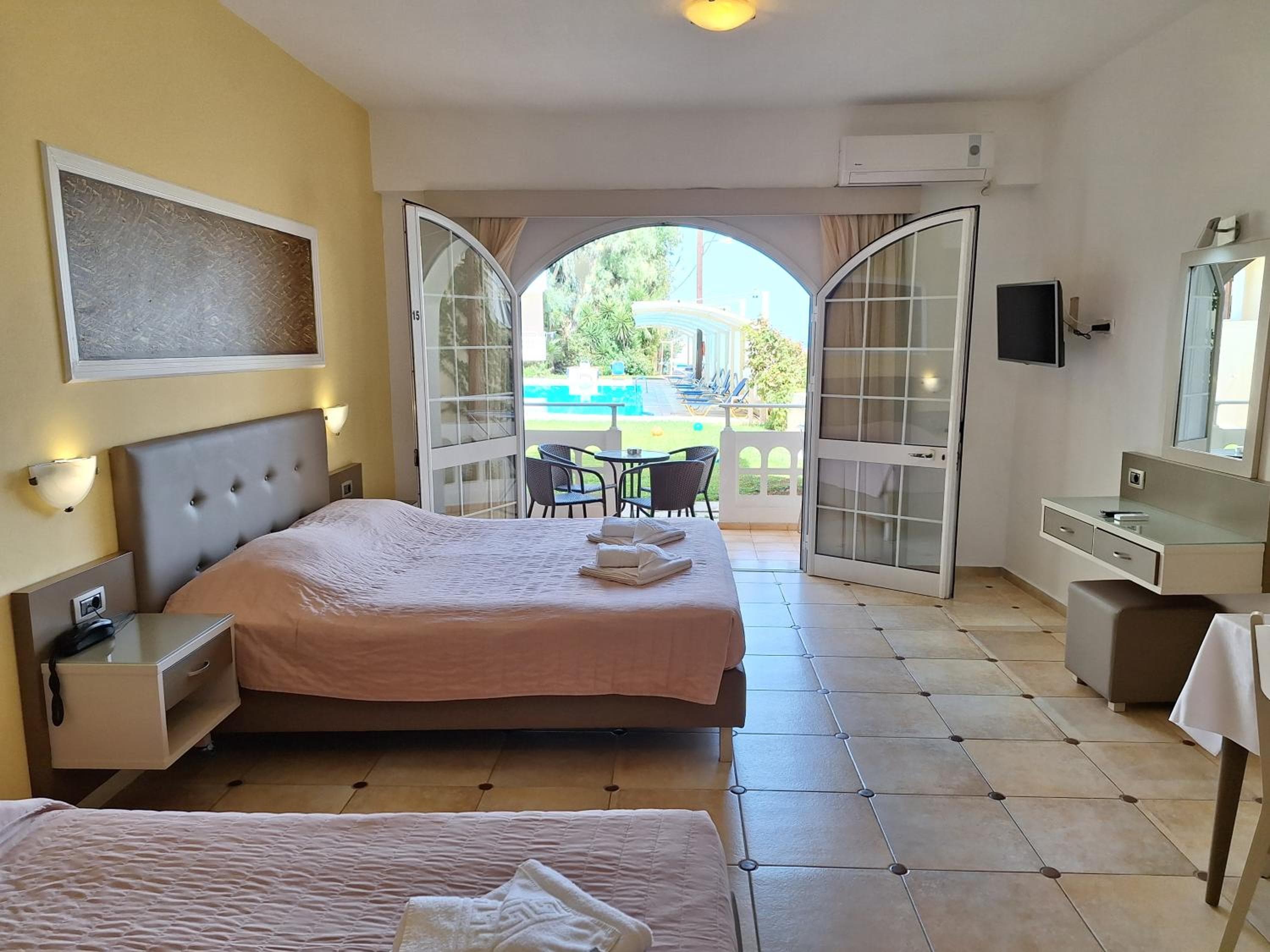 Perla Beach, Agia Marina Nea Kydonias, photo 3