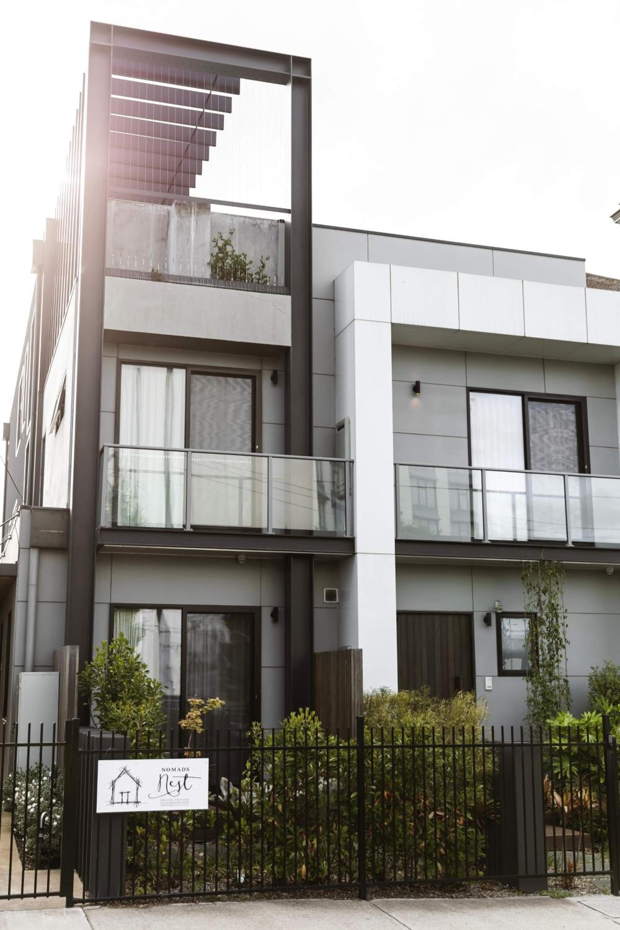 Timber Door Luxury Accommodation Geelong, Geelong