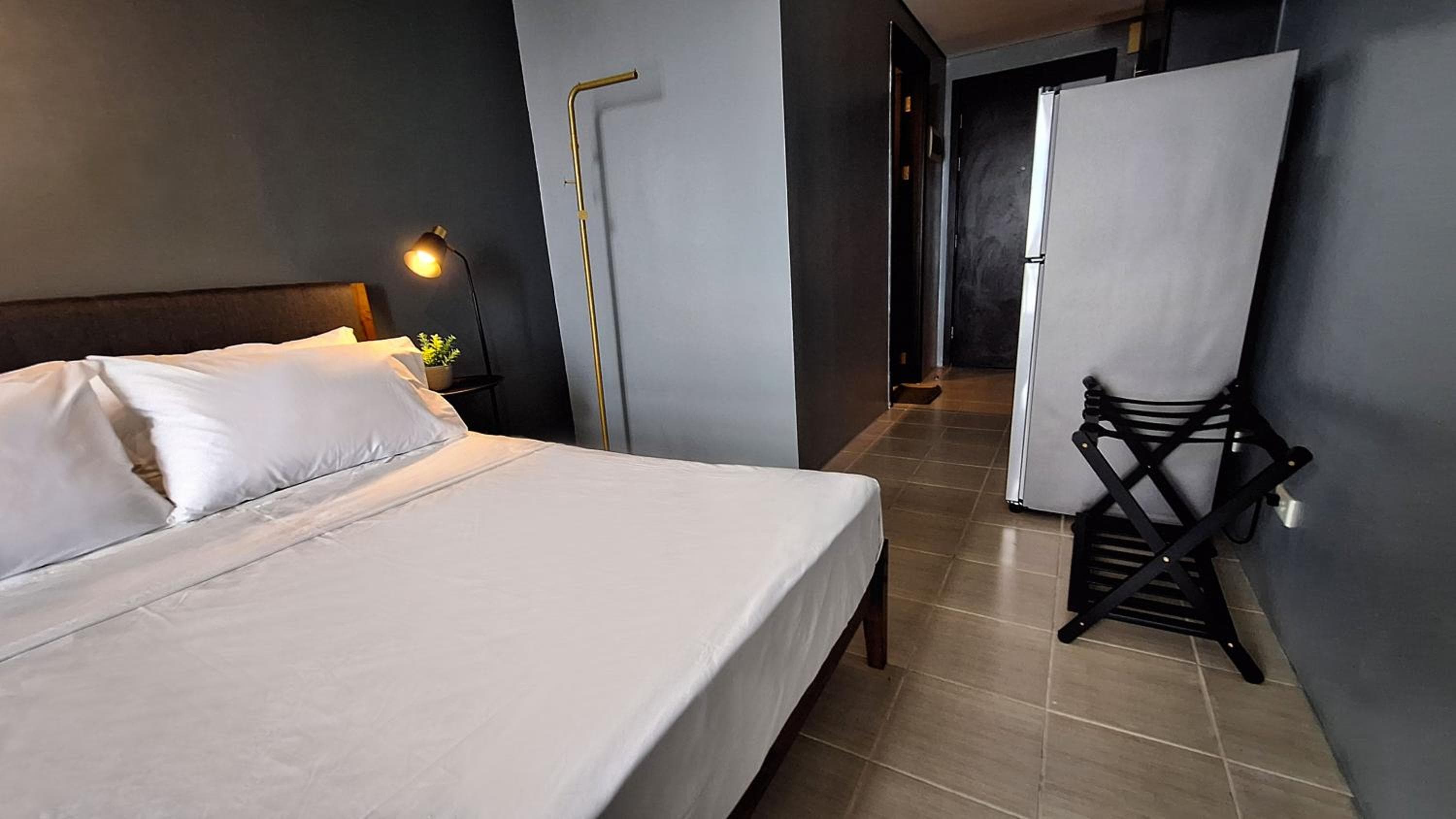 ELUDE Designer Suite Pasig - Prime Location, Manila