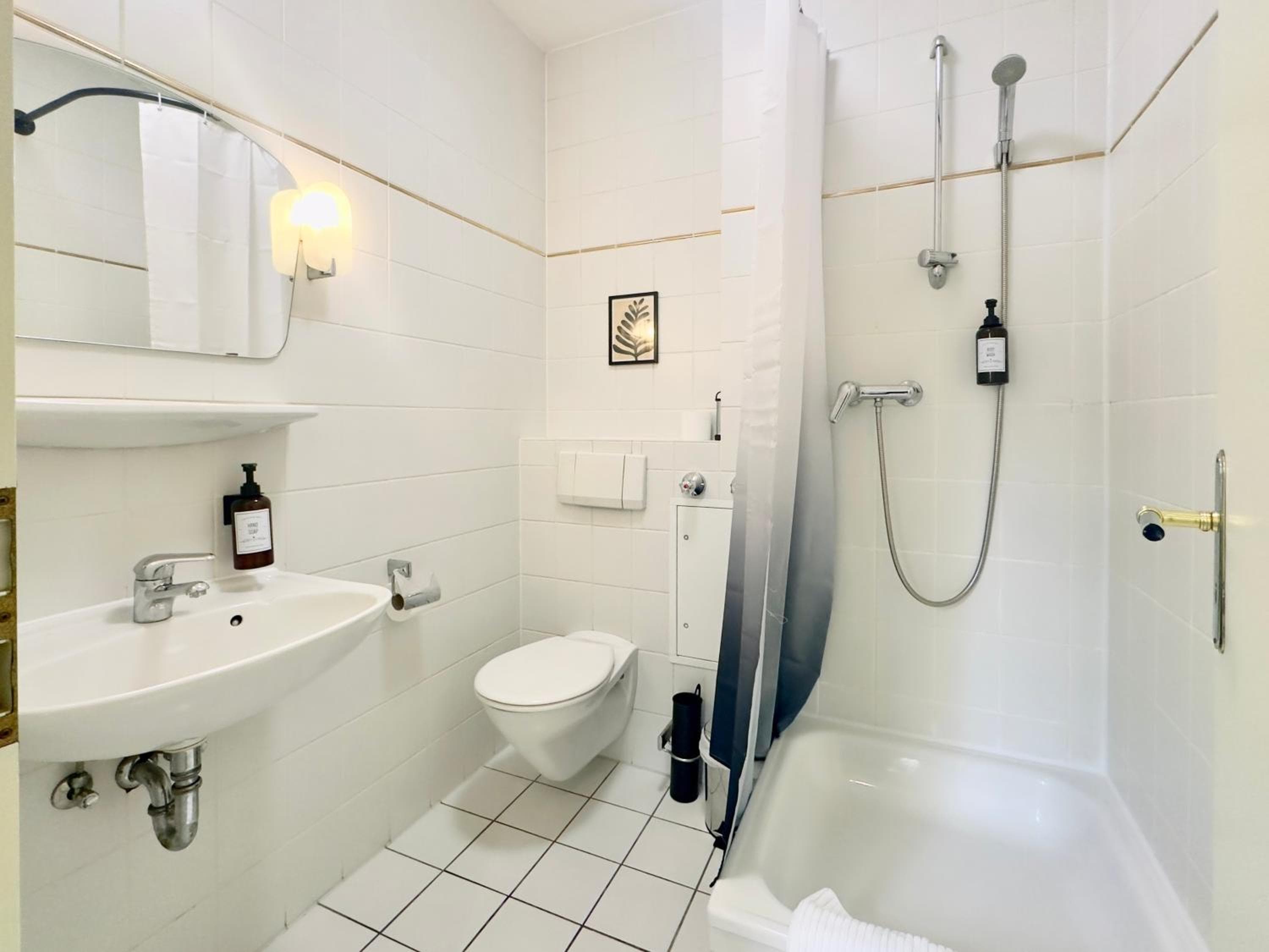 Bathroom at Apartmenthaus am Dom - Zentrum & Ruhige Lage, Perfekt für Business Trip, Auch für Familie, Viel Platz mit Küche