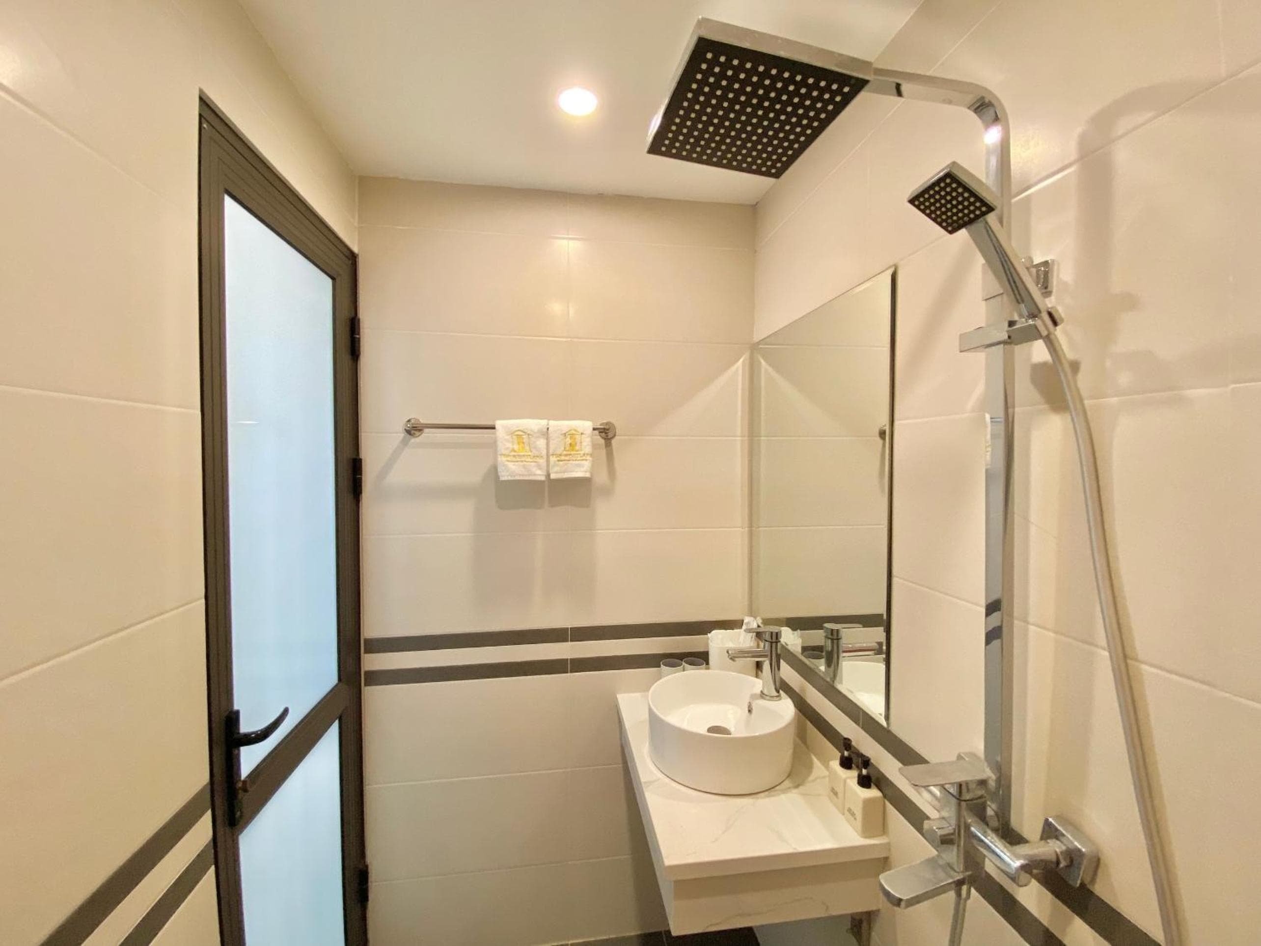 Bathroom at T98 Westlake Trich Sai Home - Tay Ho Center Lake View Studio