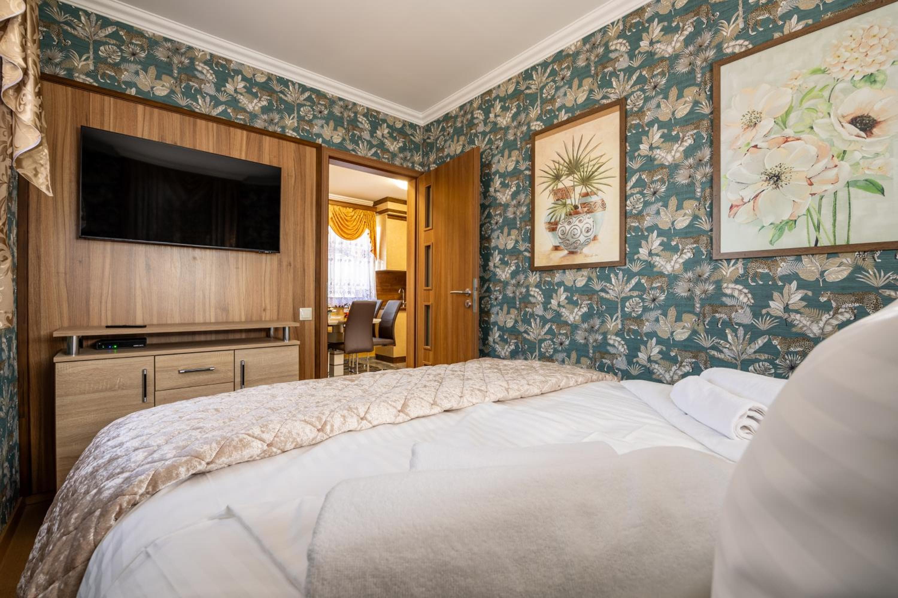 Vörös Álom Apartman Panzió, Tiszakécske, photo 6