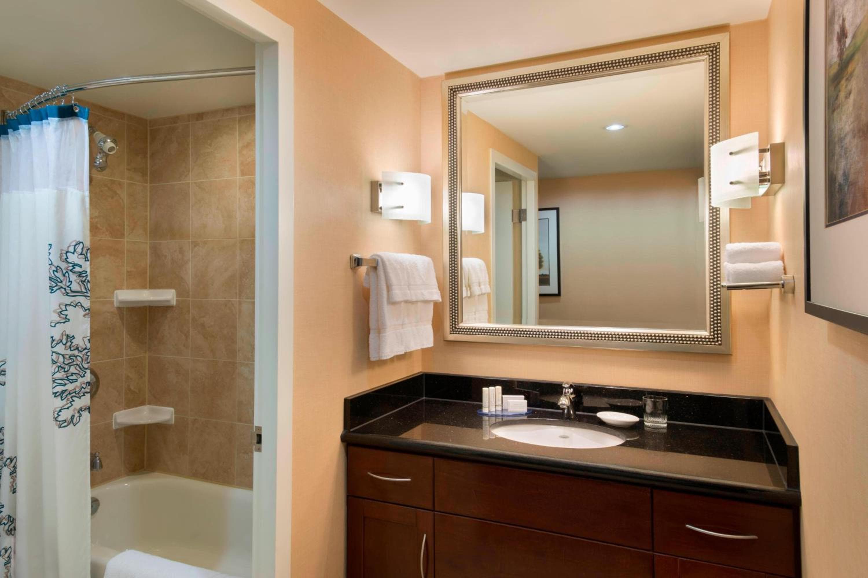 Residence Inn by Marriott Toronto Downtown / Entertainment District, Toronto, photo 3