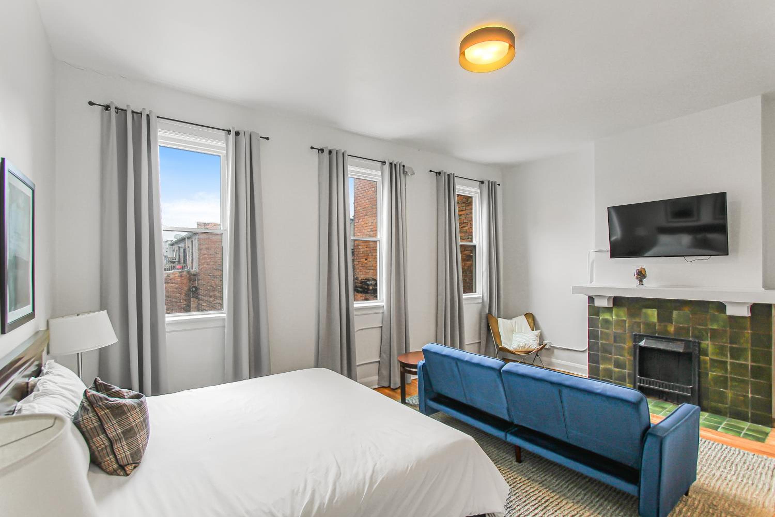Library Square Suites, Toledo, photo 3