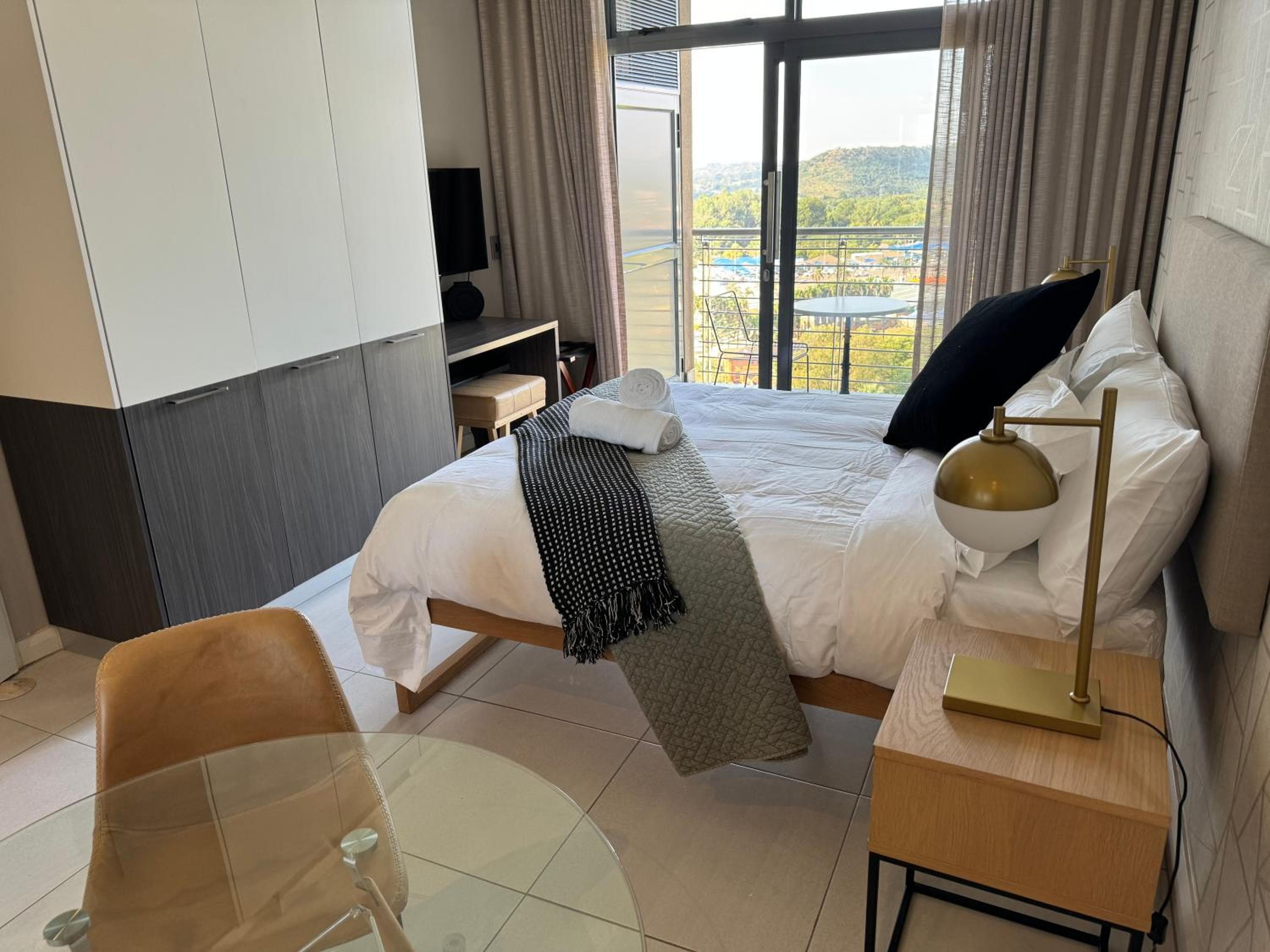 Menlyn Maine Triology - 10 On Capital, Pretoria, photo 4