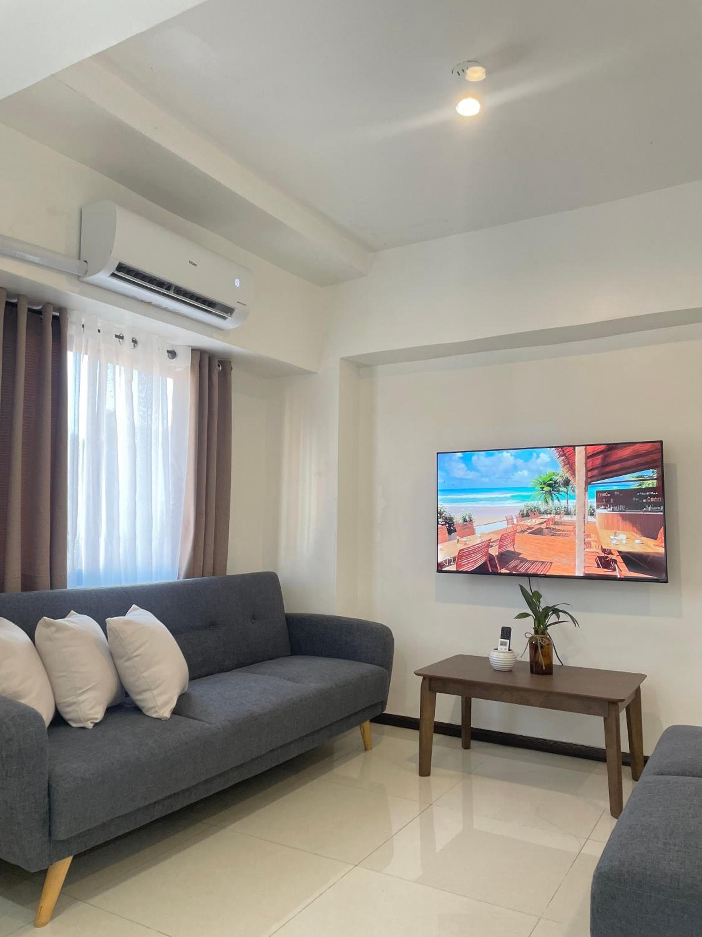 Mactan Airport Affordable Cozy Loft Condo by A&C, Pusok