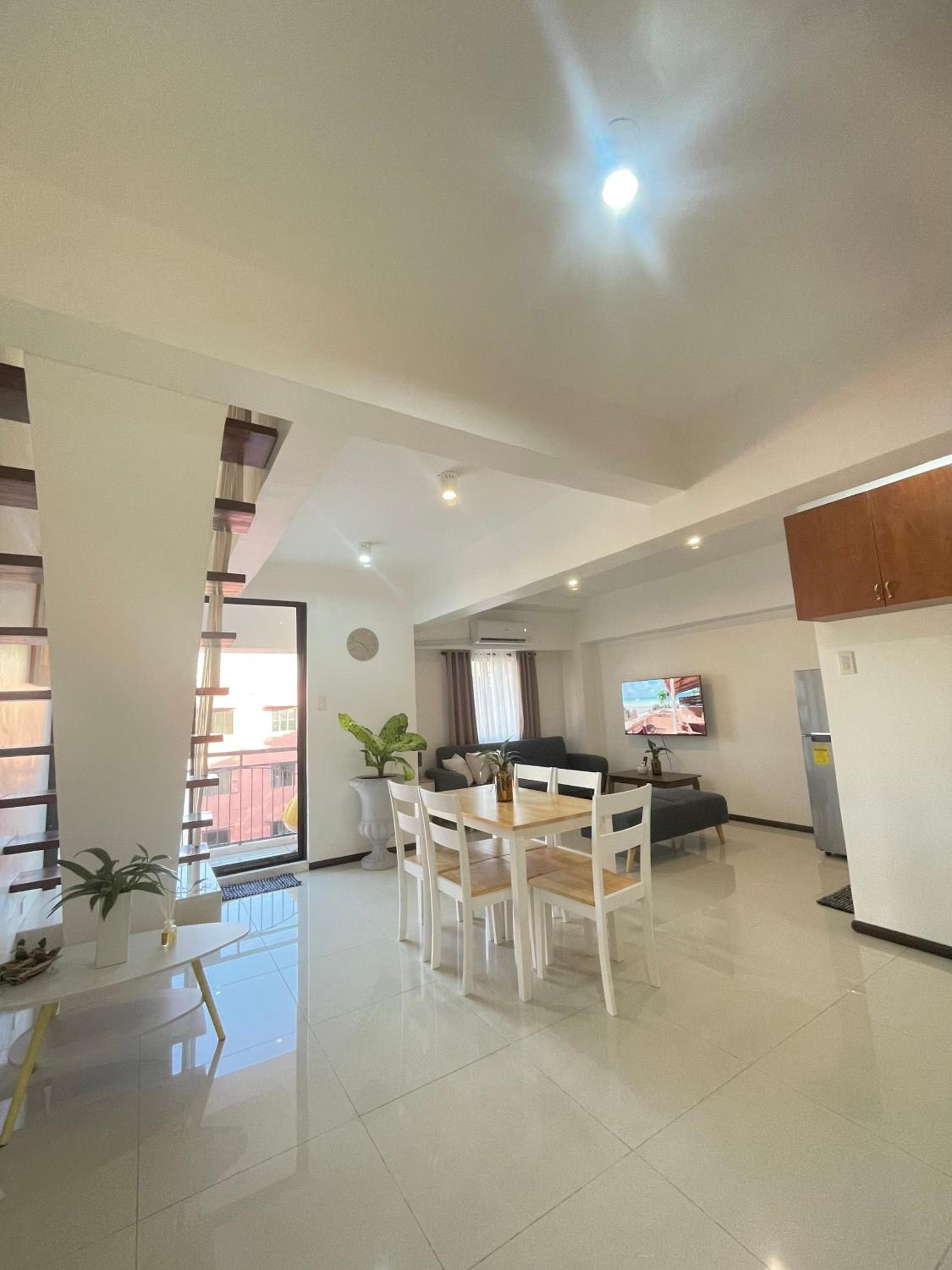 Mactan Airport Affordable Cozy Loft Condo by A&C, Pusok, photo 4