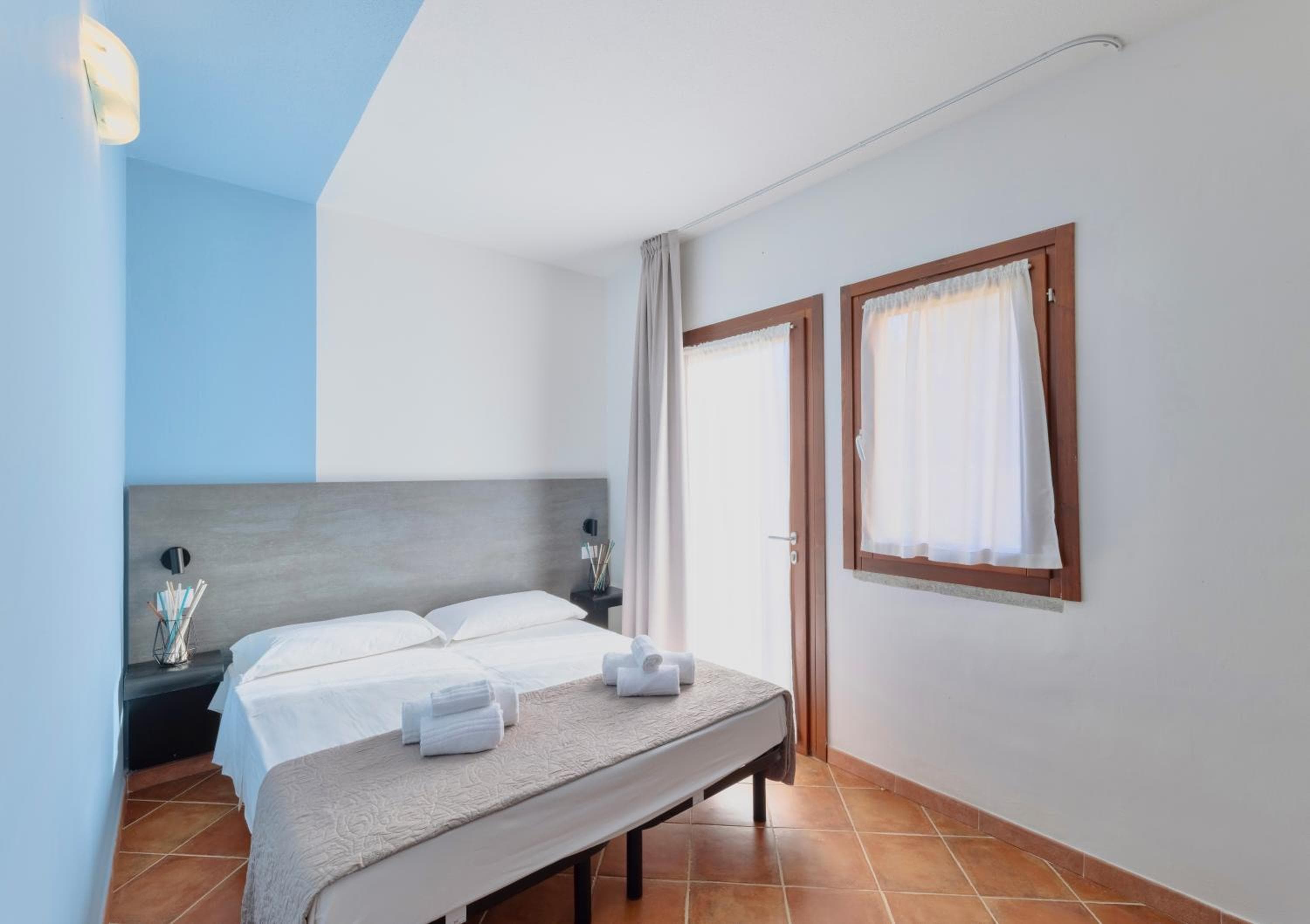 Residence with swimming-pool in Isola Rossa, just about 2 km from the beach La Marinedda, Isola Rossa, photo 3