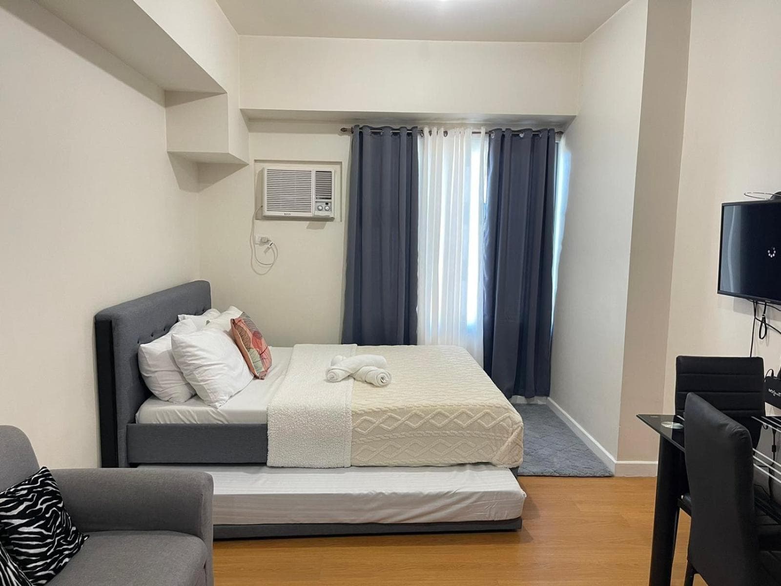 Cozy units Staycation in Ermita Manila nearRobinsons mall, Manila, photo 3