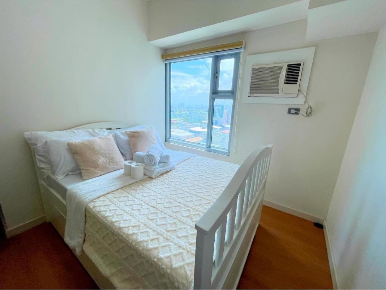 Cozy units Staycation in Ermita Manila nearRobinsons mall, Manila, photo 2