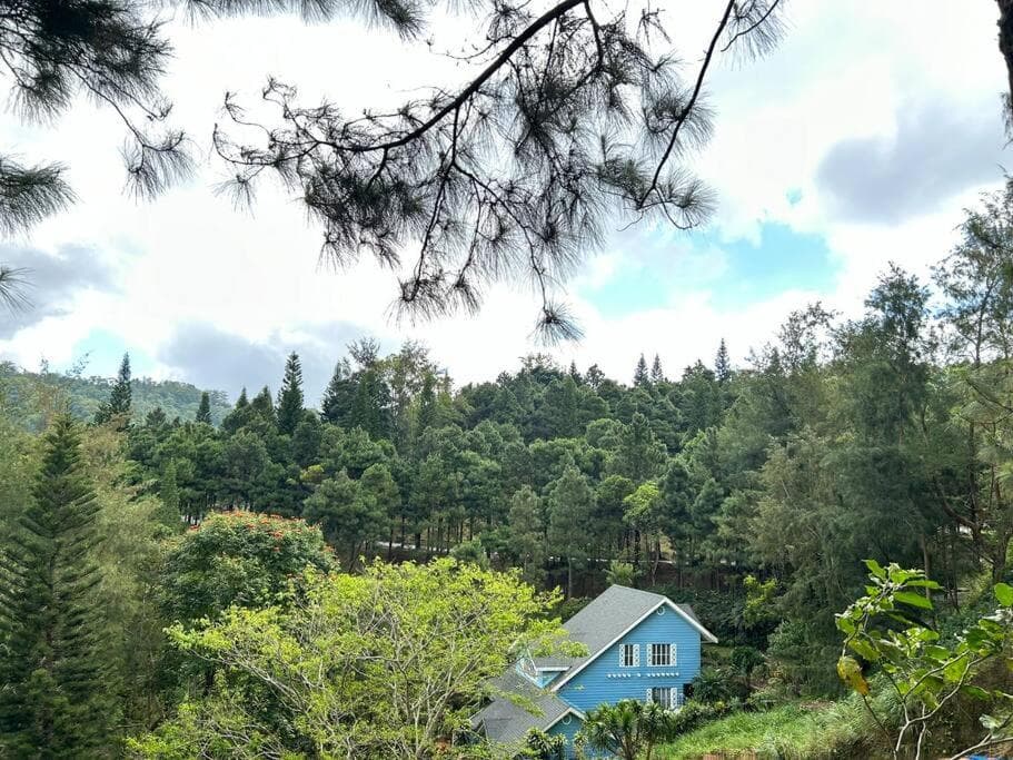 Crosswinds Swiss Deluxe Suite, Tagaytay