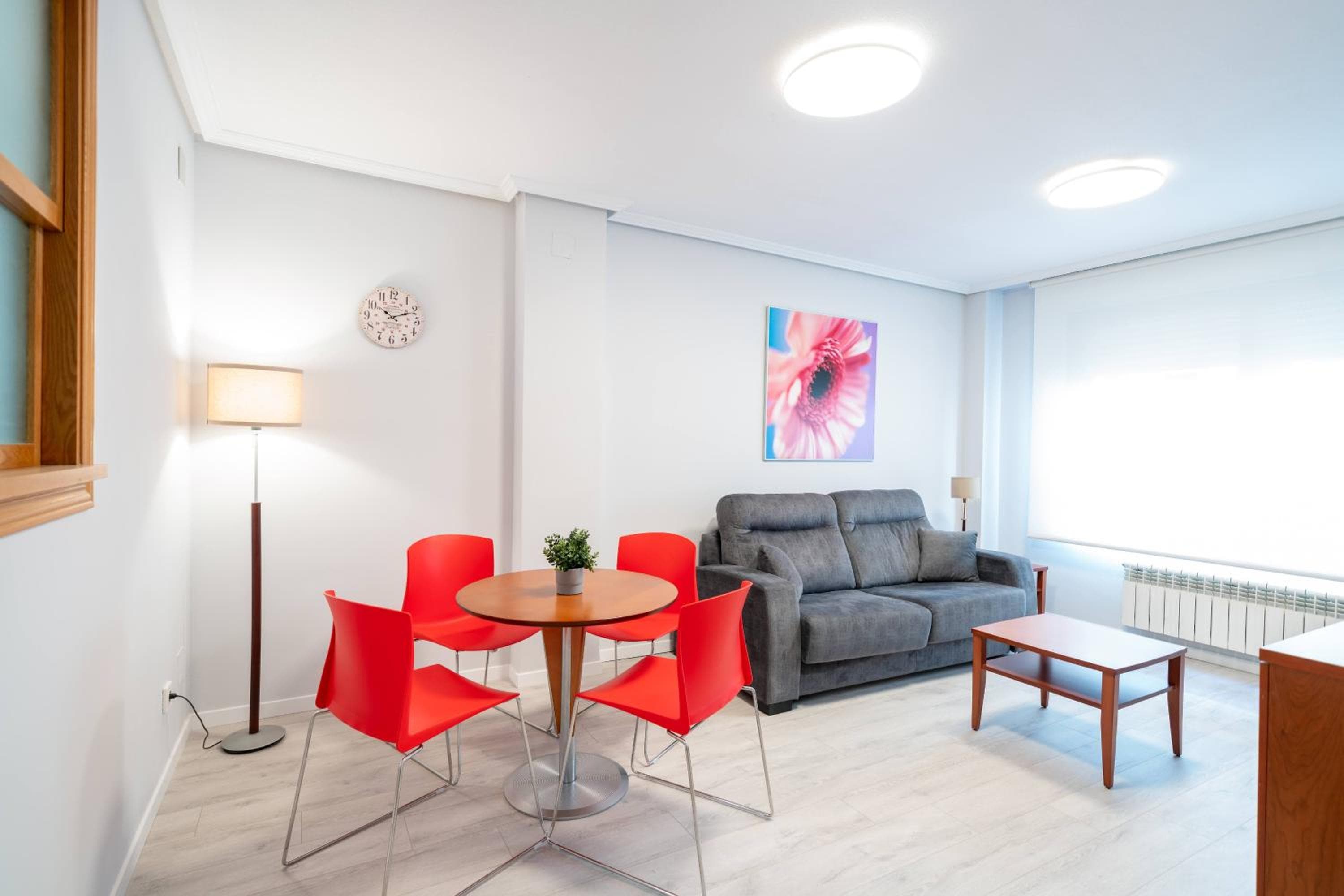 Apartamentos GO - Génova Parquesol - Parking Gratuito, Valladolid