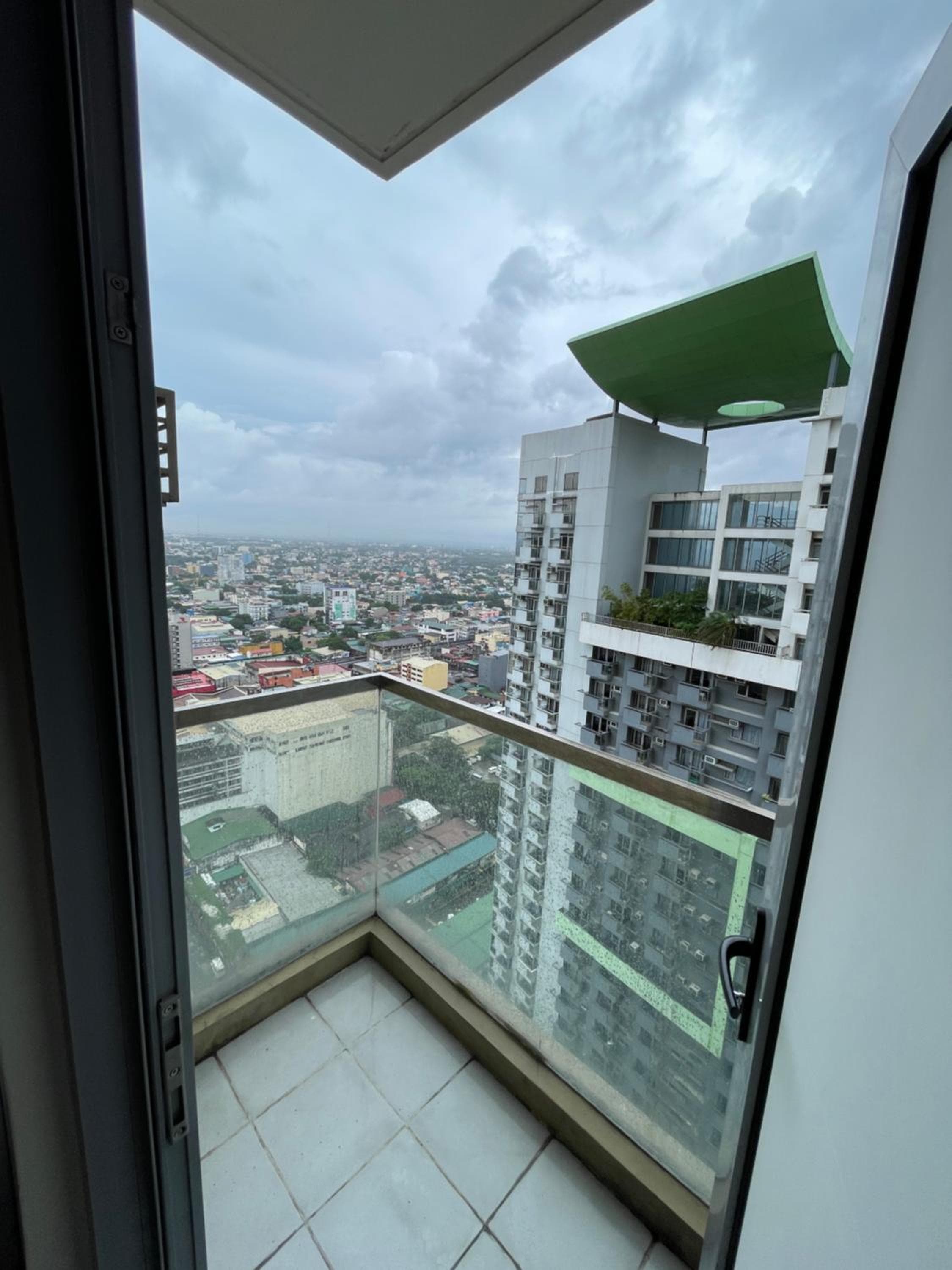 Manhattan Plaza tower 1, Manila, photo 3
