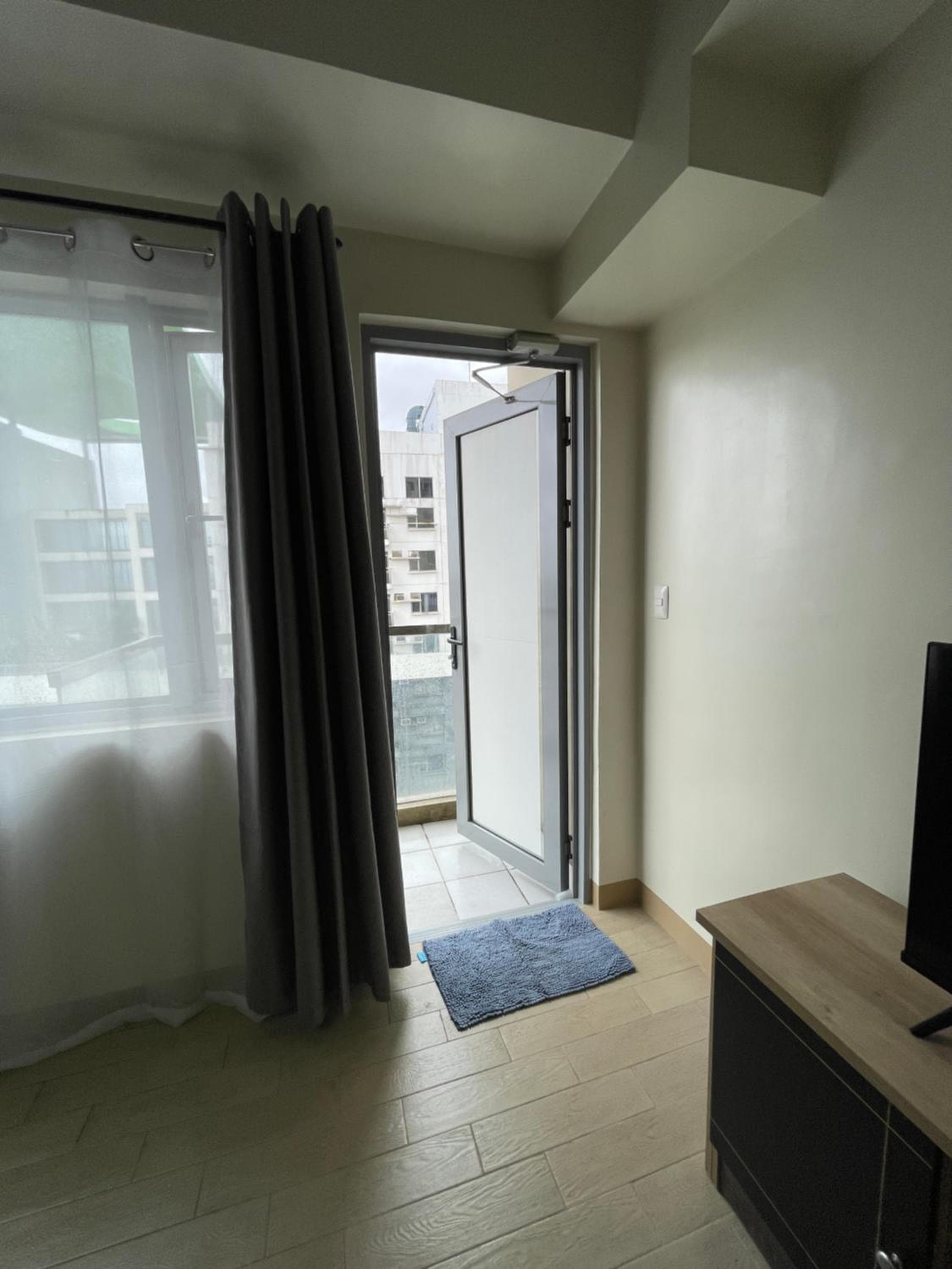 Manhattan Plaza tower 1, Manila, photo 6