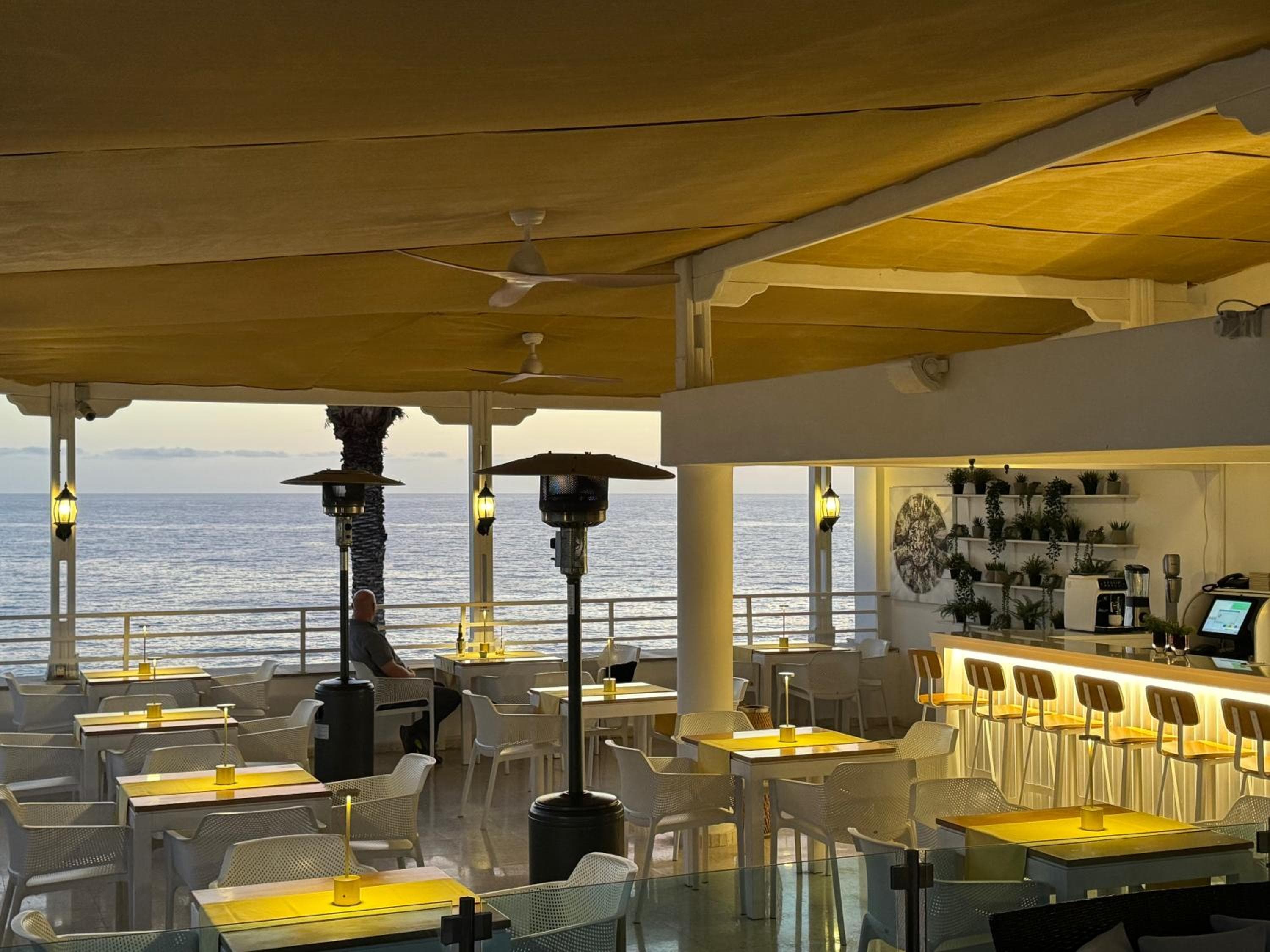Vrachia Beach Hotel & Suites - Adults Only, Paphos City, photo 6