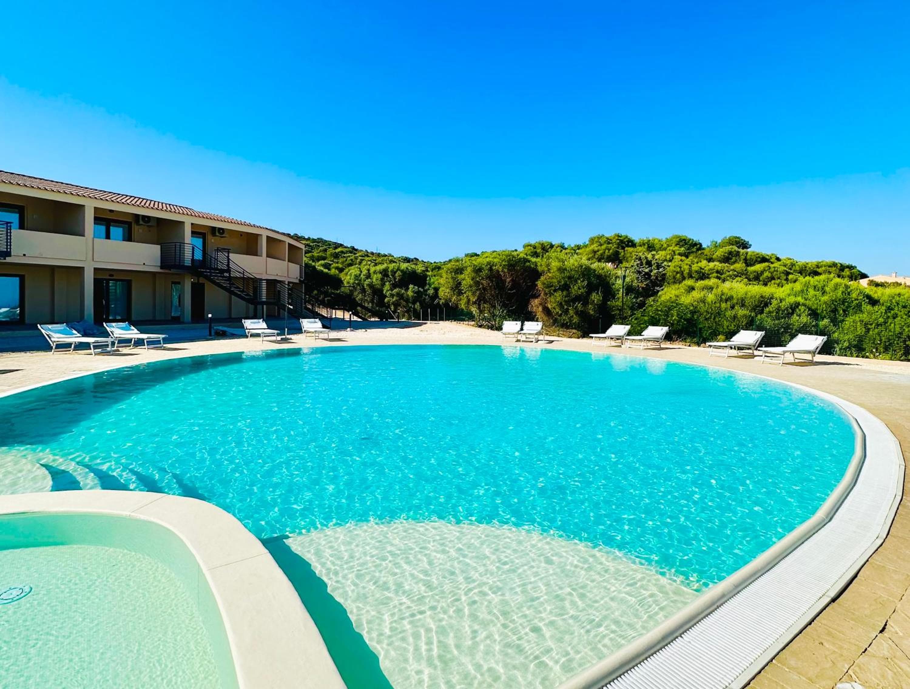 Residence with swimming-pool in Isola Rossa, just about 2 km from the beach La Marinedda, Isola Rossa, photo 6