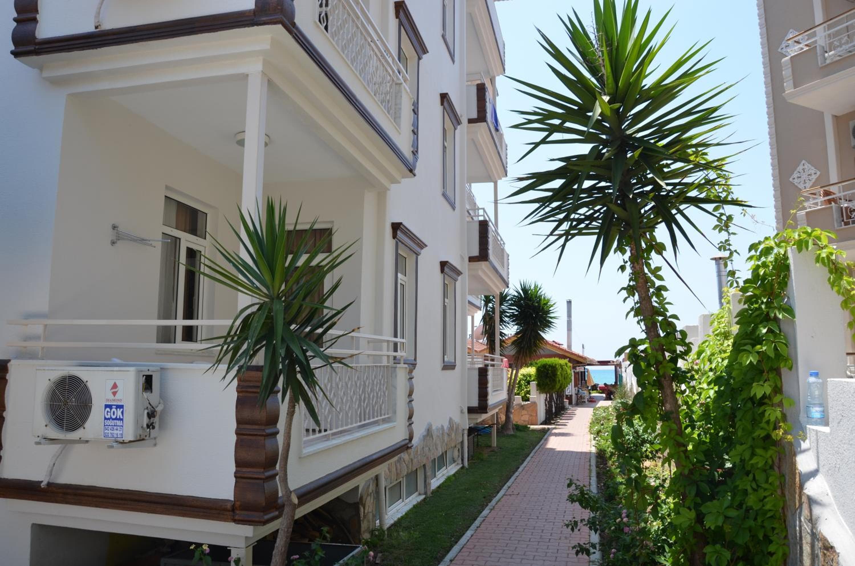 Sun Flower Apart Hotel, Side