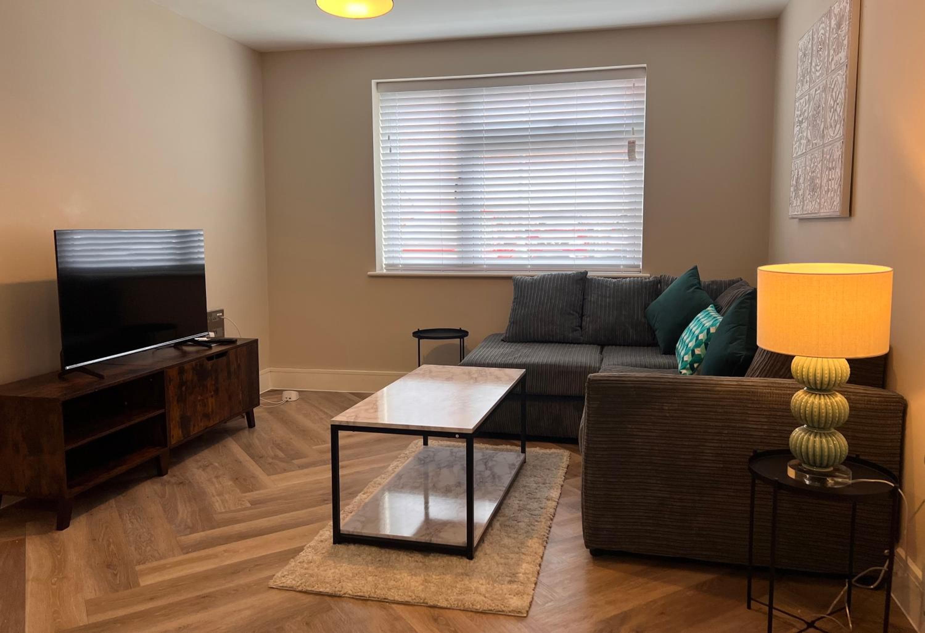 Modern Apartment - BHX NEC - Free Secure Gated Parking, Solihull