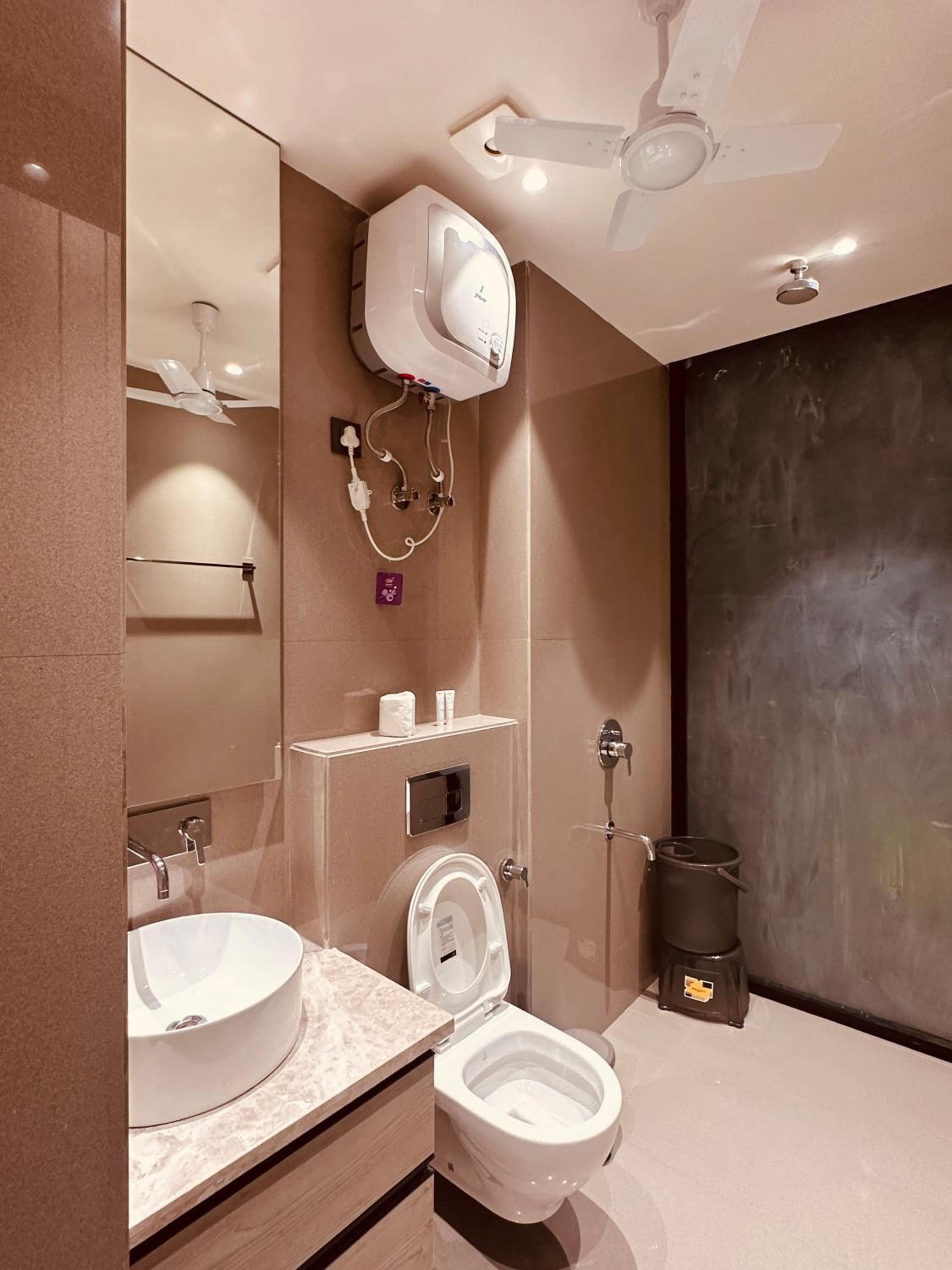 The Lodgers 2 BHK Serviced Apartment Near Artemis Hospital Sector 57 Gurgaon - Nearest Metro Station Sector 54 Chowk, Gurgaon, photo 6