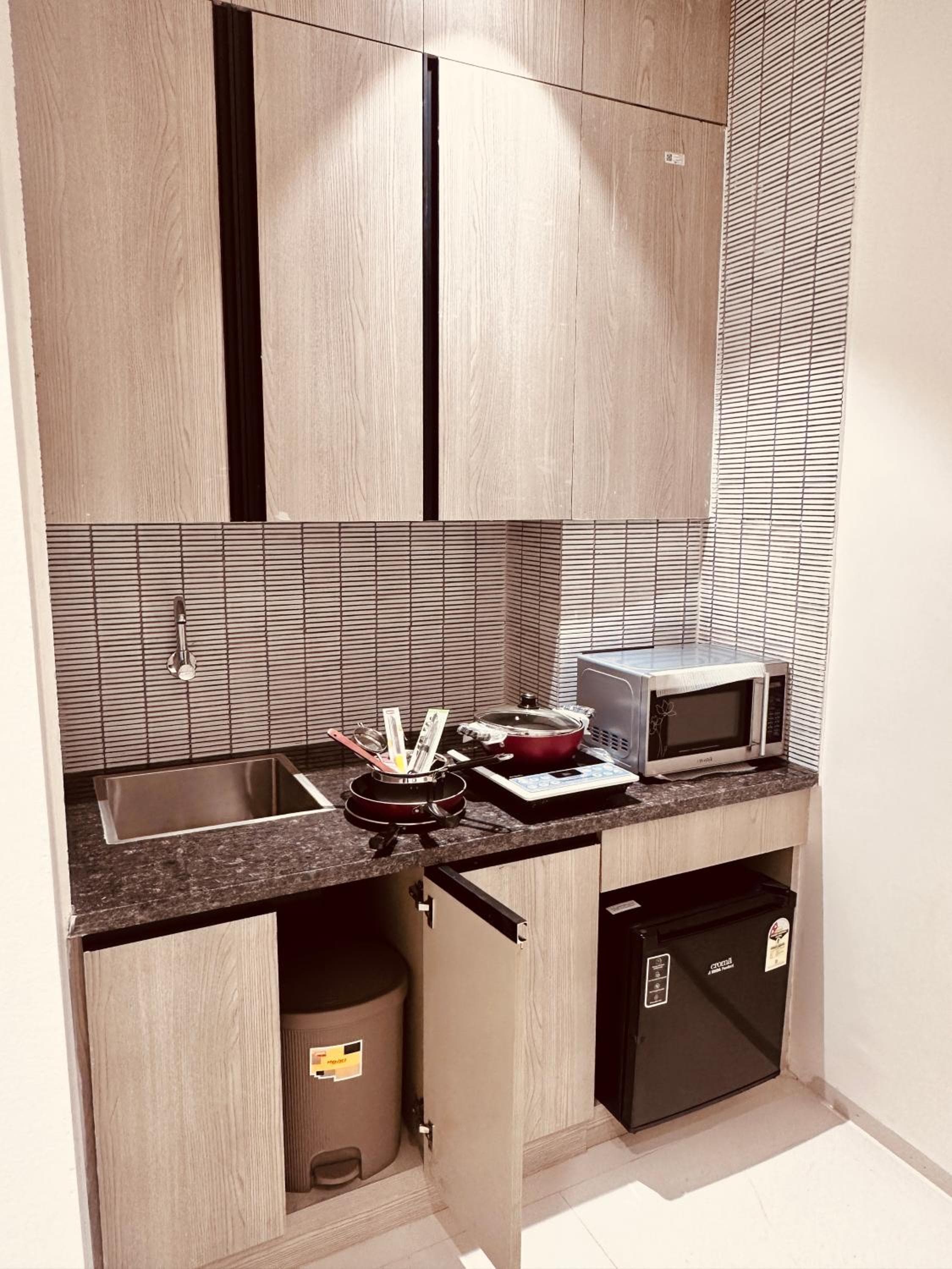 The Lodgers 2 BHK Serviced Apartment Near Artemis Hospital Sector 57 Gurgaon - Nearest Metro Station Sector 54 Chowk, Gurgaon, photo 3