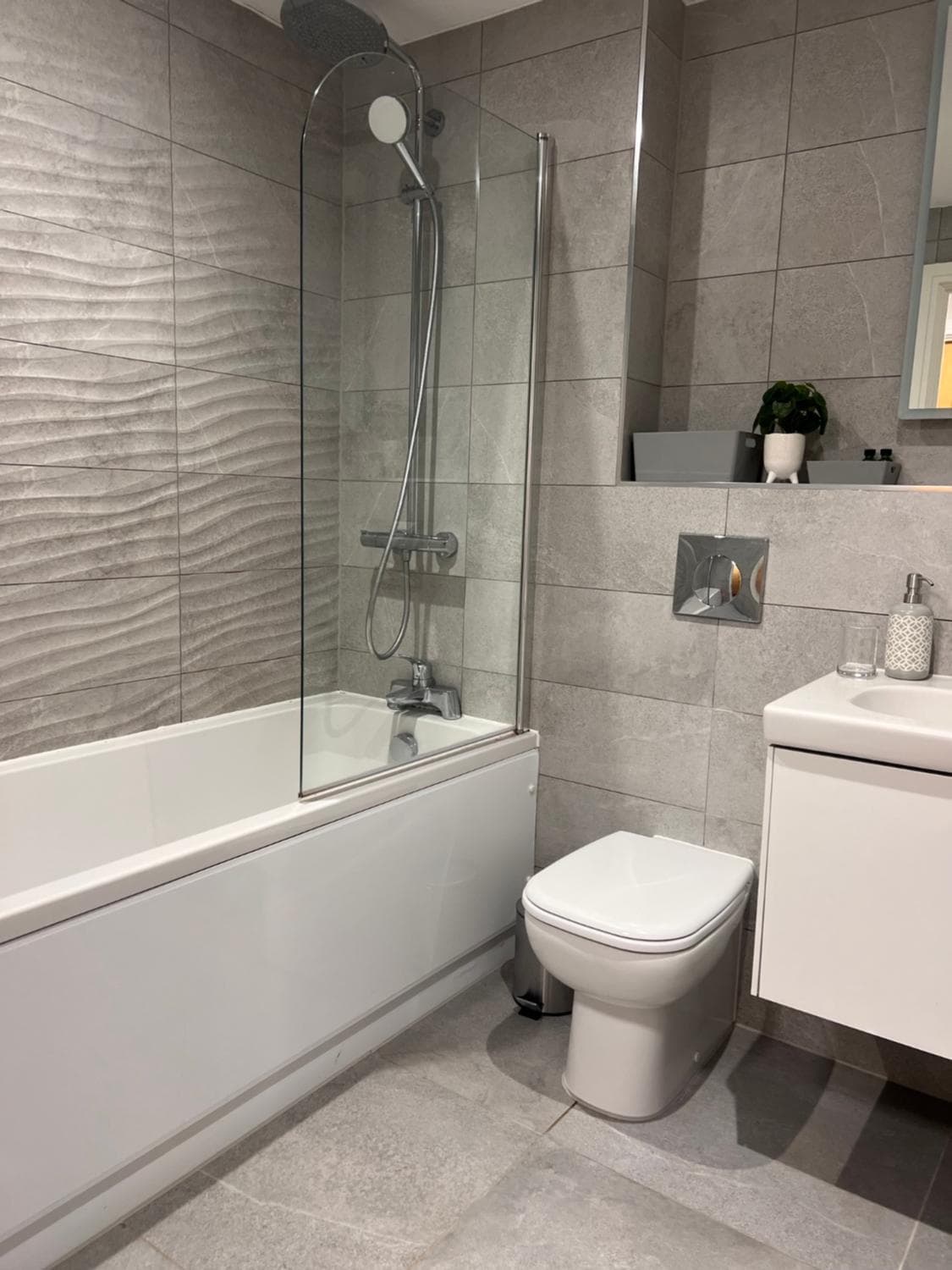 Modern Apartment - BHX NEC - Free Secure Gated Parking, Solihull, photo 2