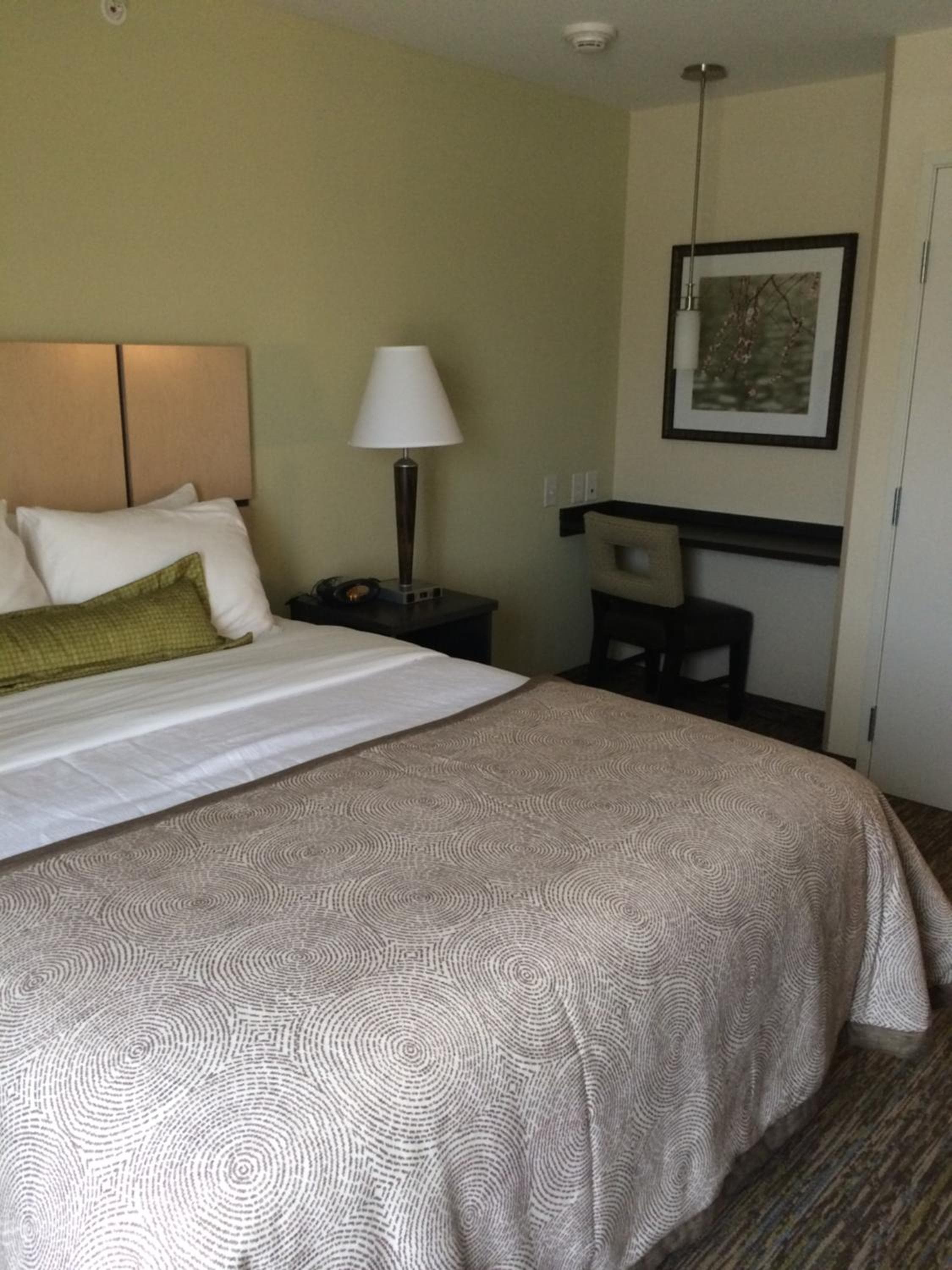 Candlewood Suites Bloomington by IHG, Bloomington, photo 2