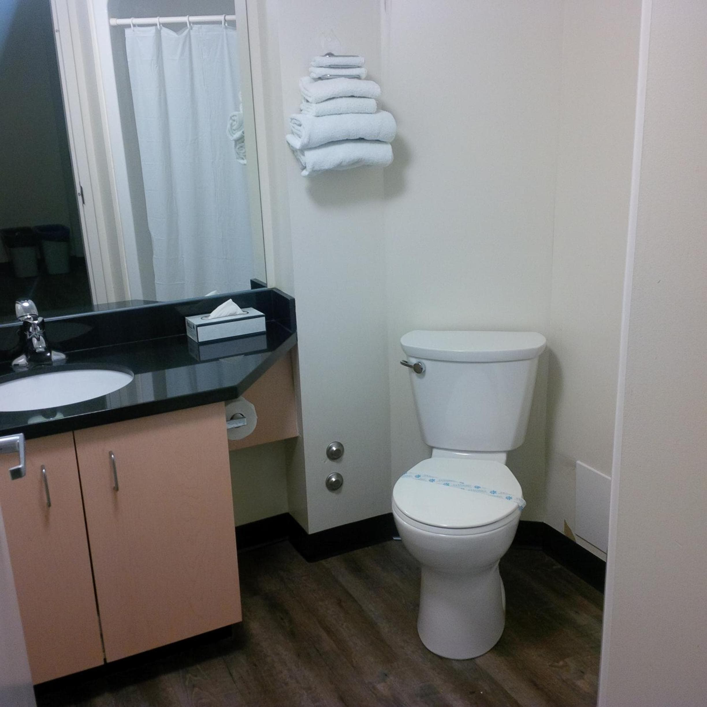 Residence & Conference Centre - Oakville, Oakville, photo 4