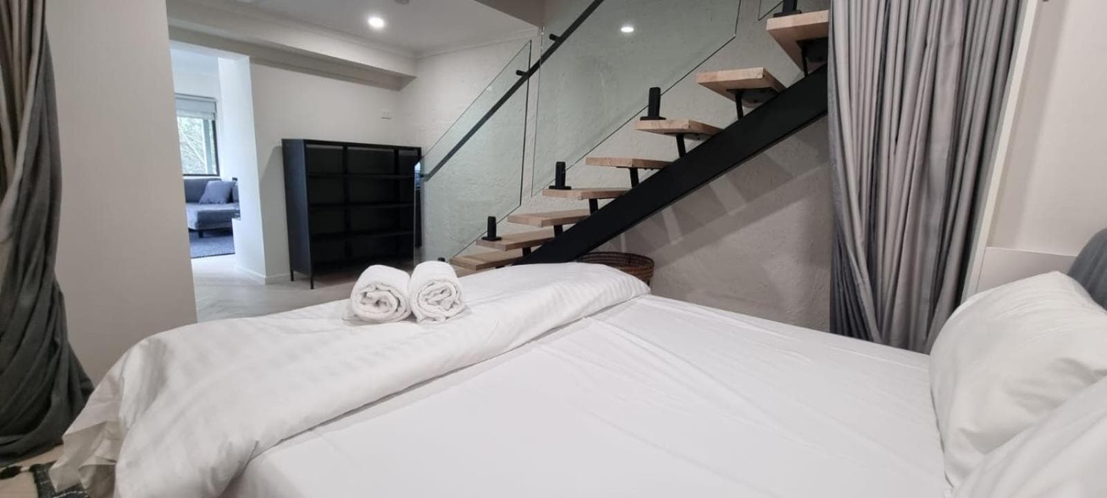 Cedarwood Apartments, Falls Creek, photo 5