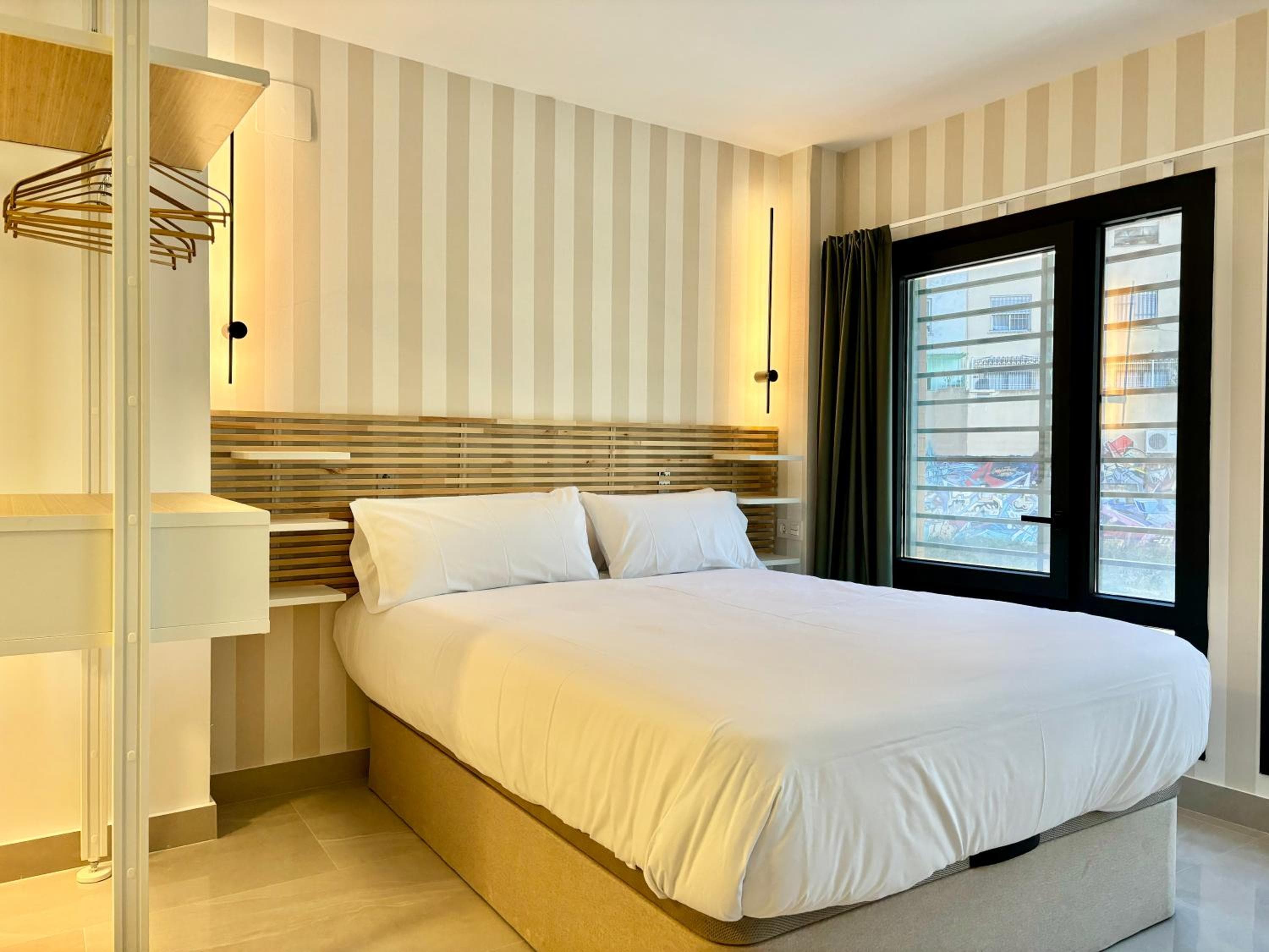 Gulliver Suites Valencia, Valencia, photo 3