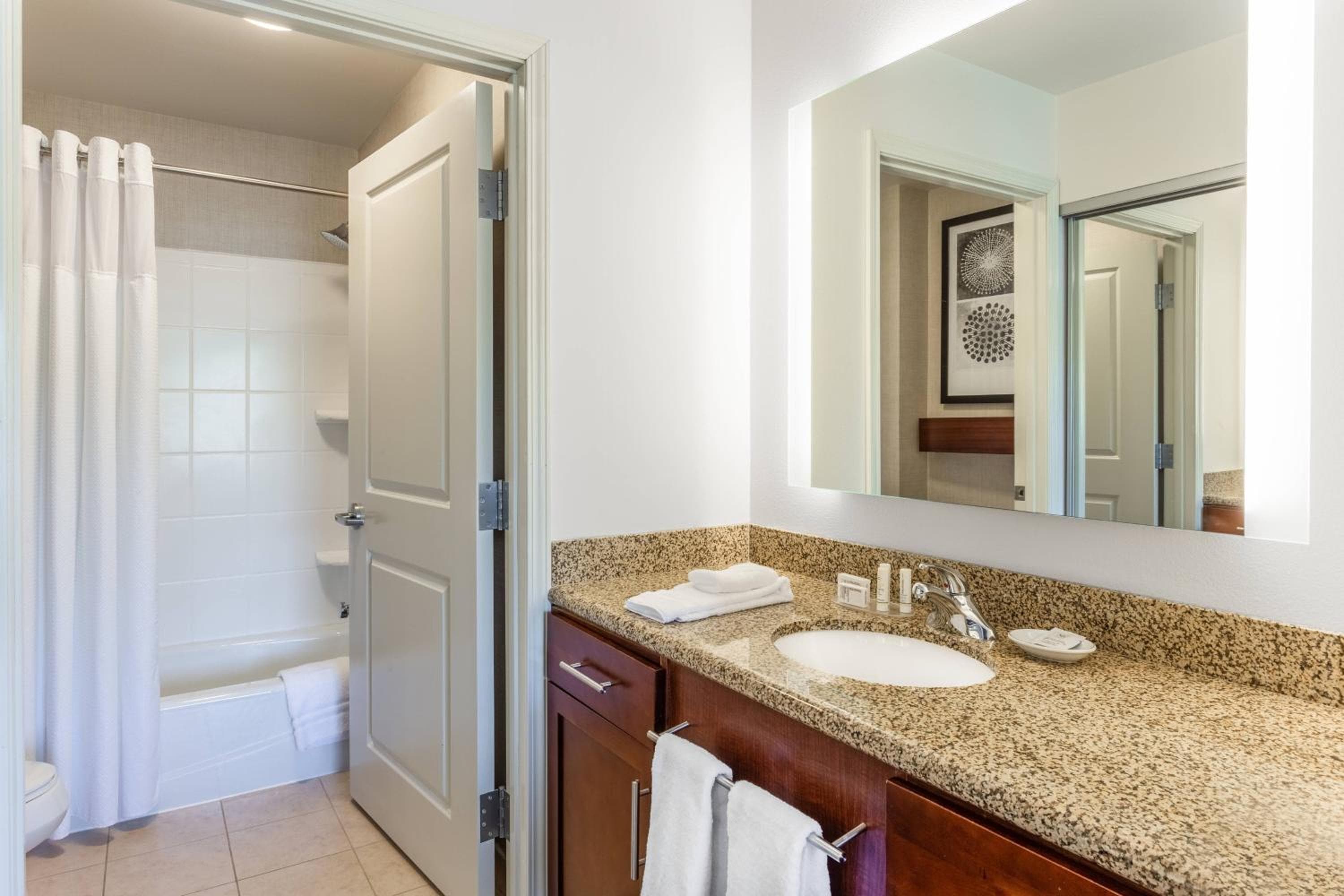 Residence Inn Duluth, photo 2
