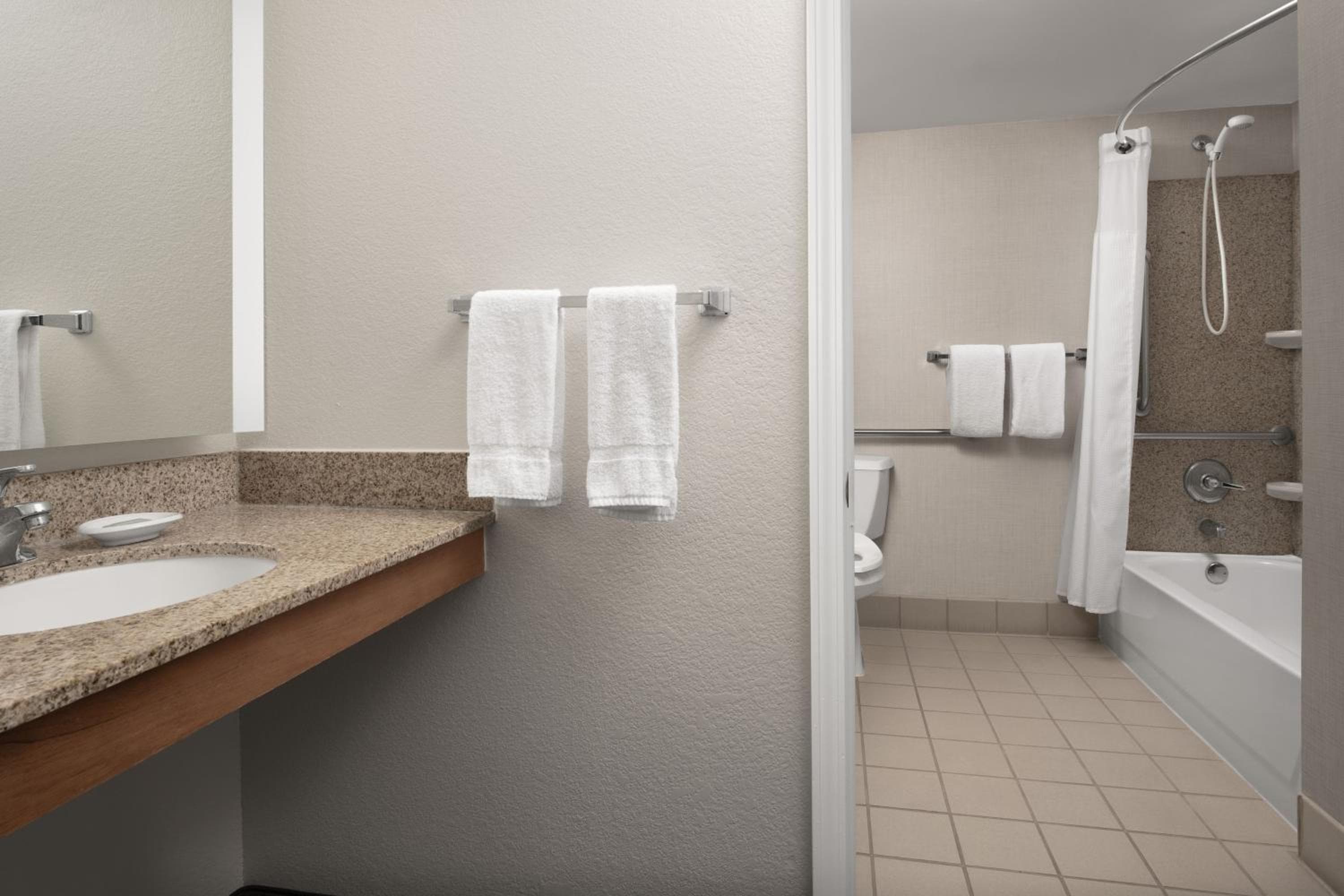 Residence Inn Kansas City Overland Park, Overland Park, photo 3