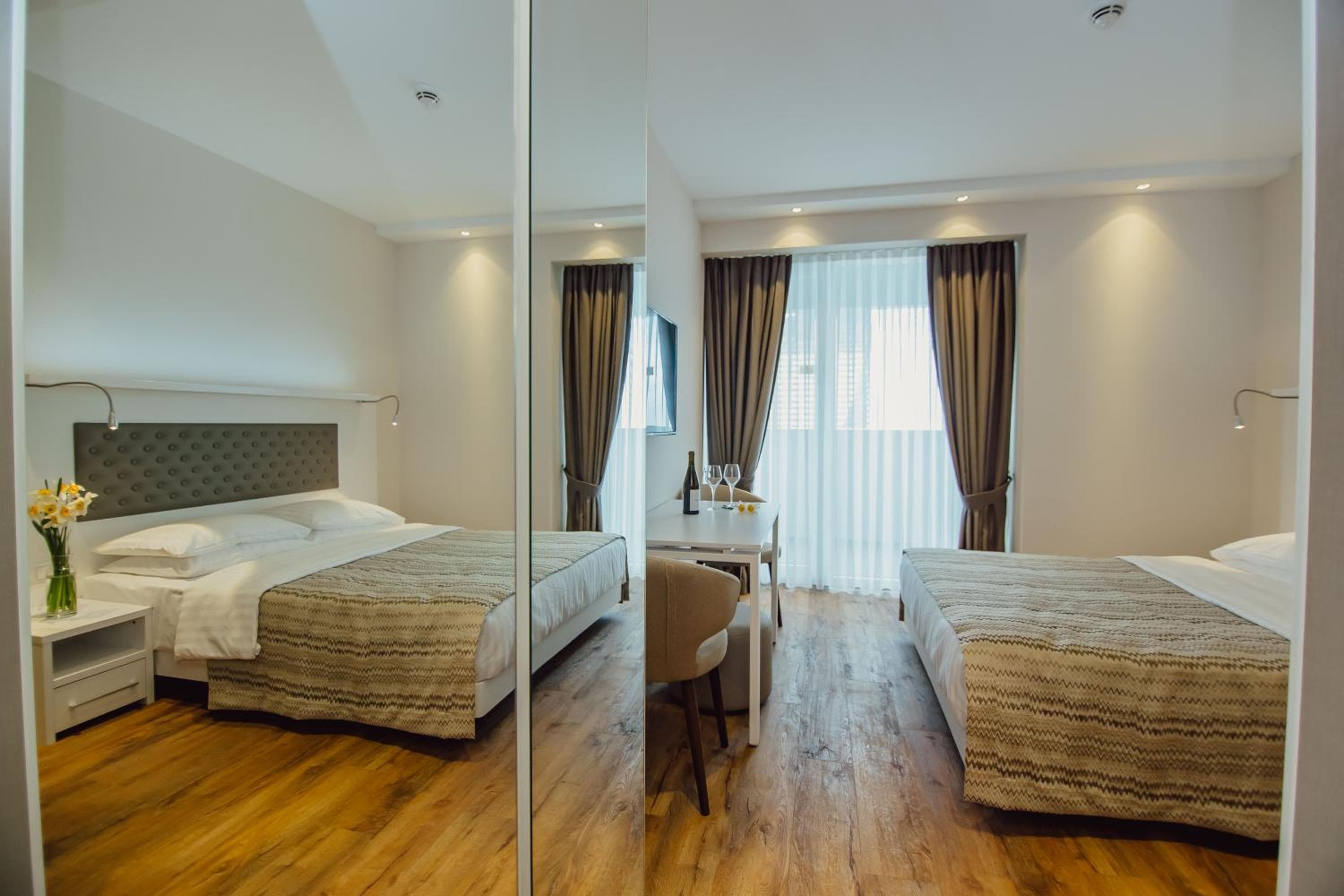 Viva beach Apartments in Alliance palace, Batumi, photo 4