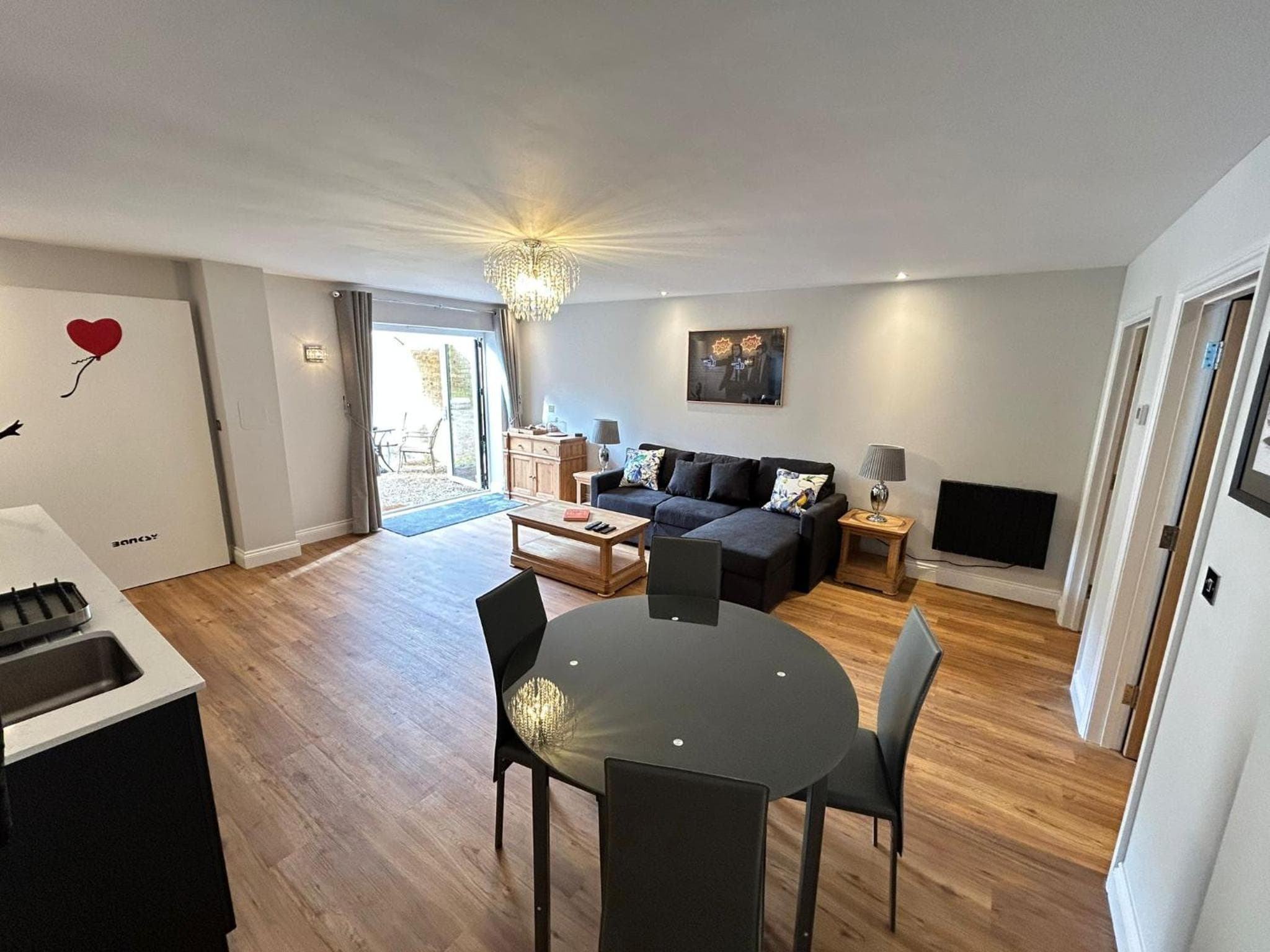 Stansted Airport Stay, Parking and Luxury Suite, Bishops Stortford, photo 2