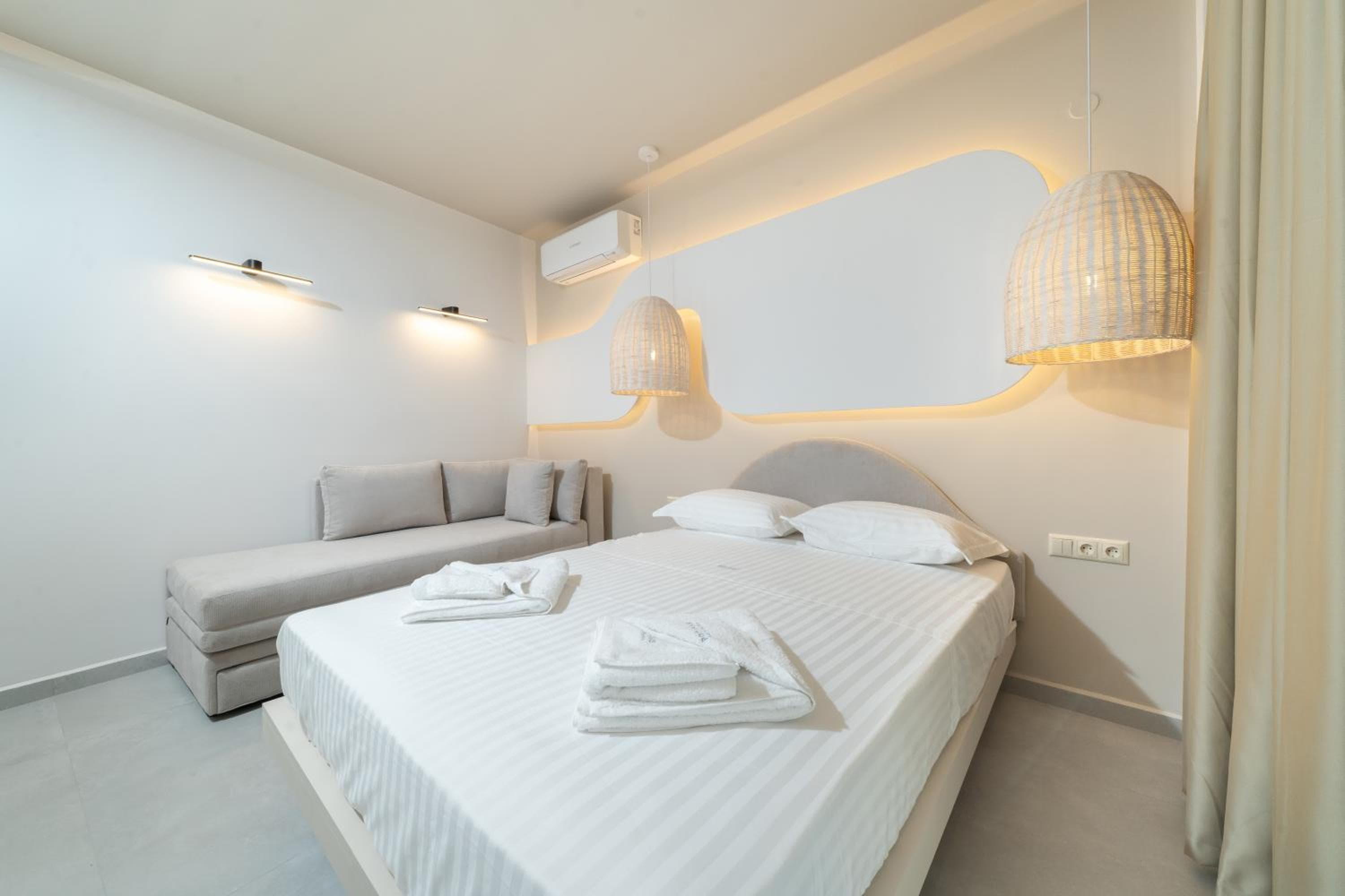 Port Oasis, Limenas, photo 4
