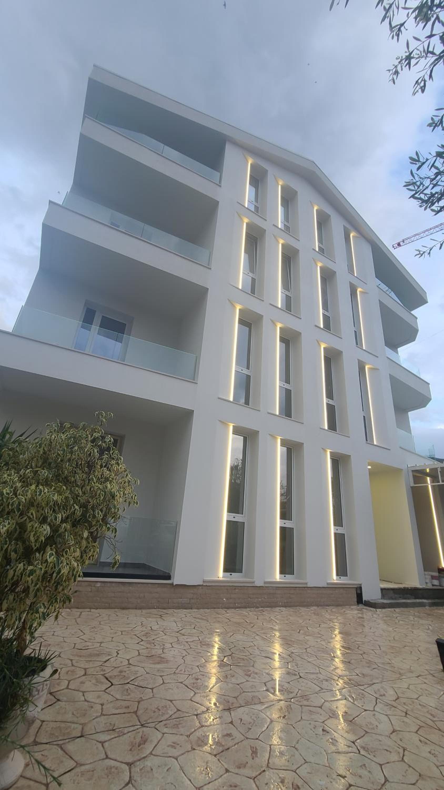 Hotel Noel, Vlorë